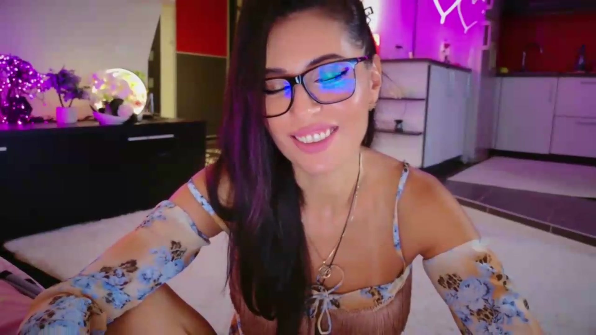 Gallery image thumbnail from SmileyTinaa's myfreecams stream on, 09/04/2026, 02:09 image 2 of 20