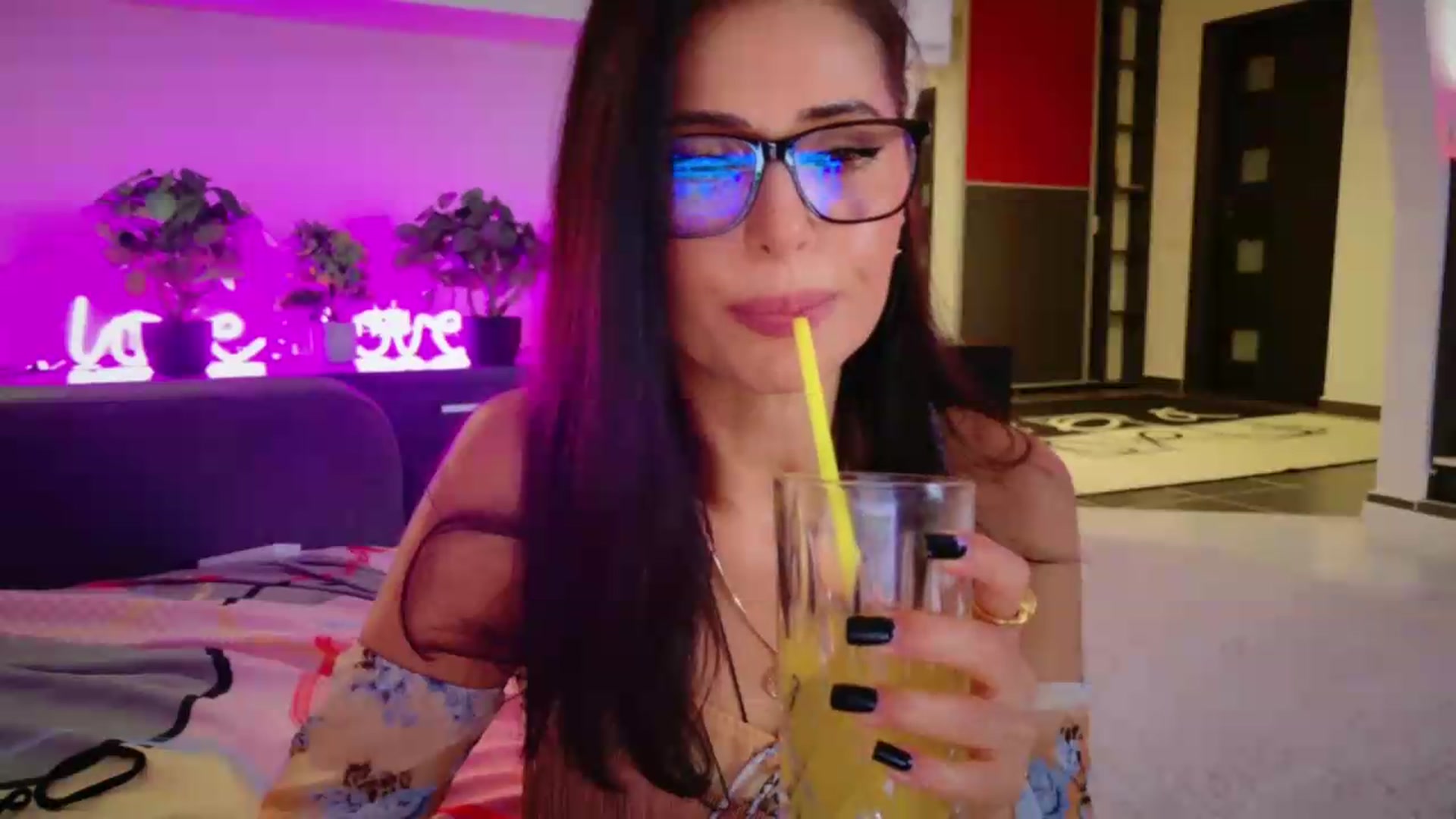 Gallery image thumbnail from SmileyTinaa's myfreecams stream on, 09/04/2026, 02:32 image 6 of 20