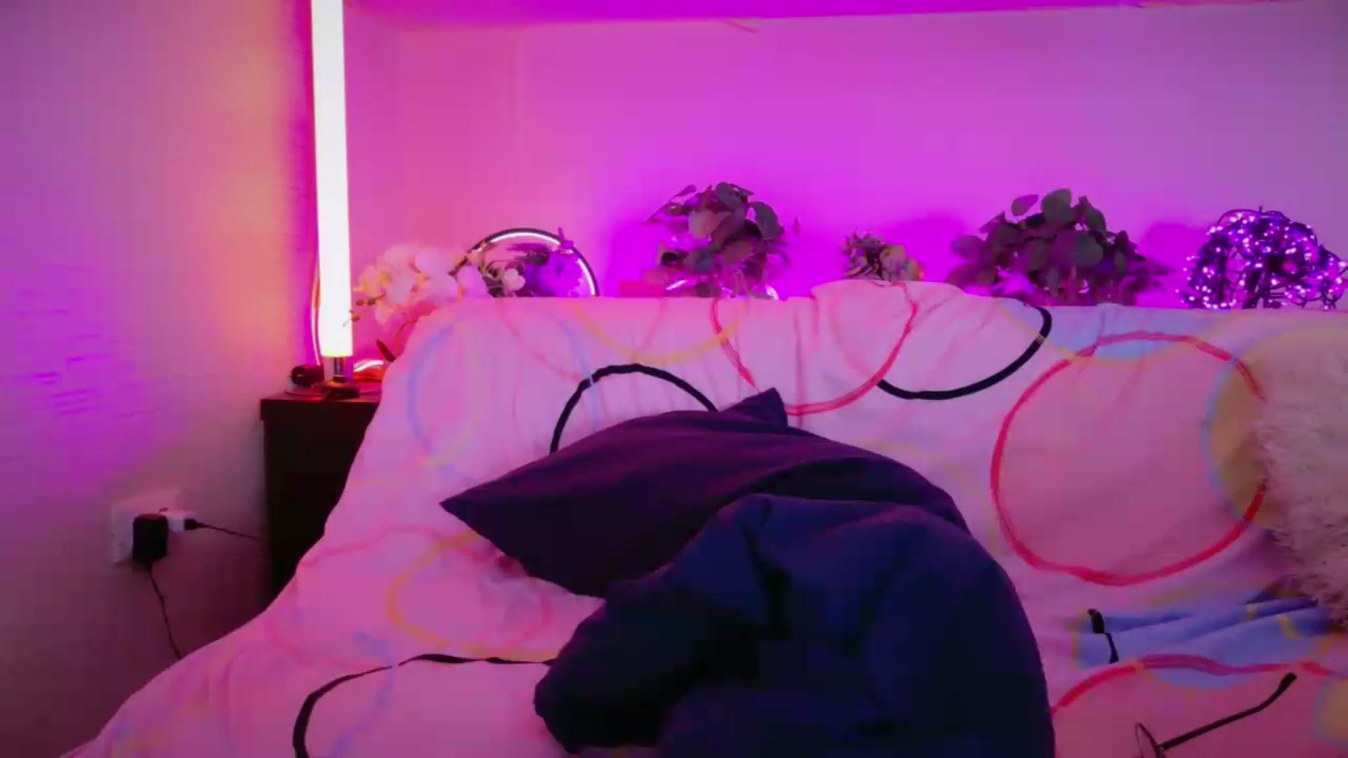 Gallery image thumbnail from SmileyTinaa's myfreecams stream on, 09/05/2026, 24:01 image 15 of 20