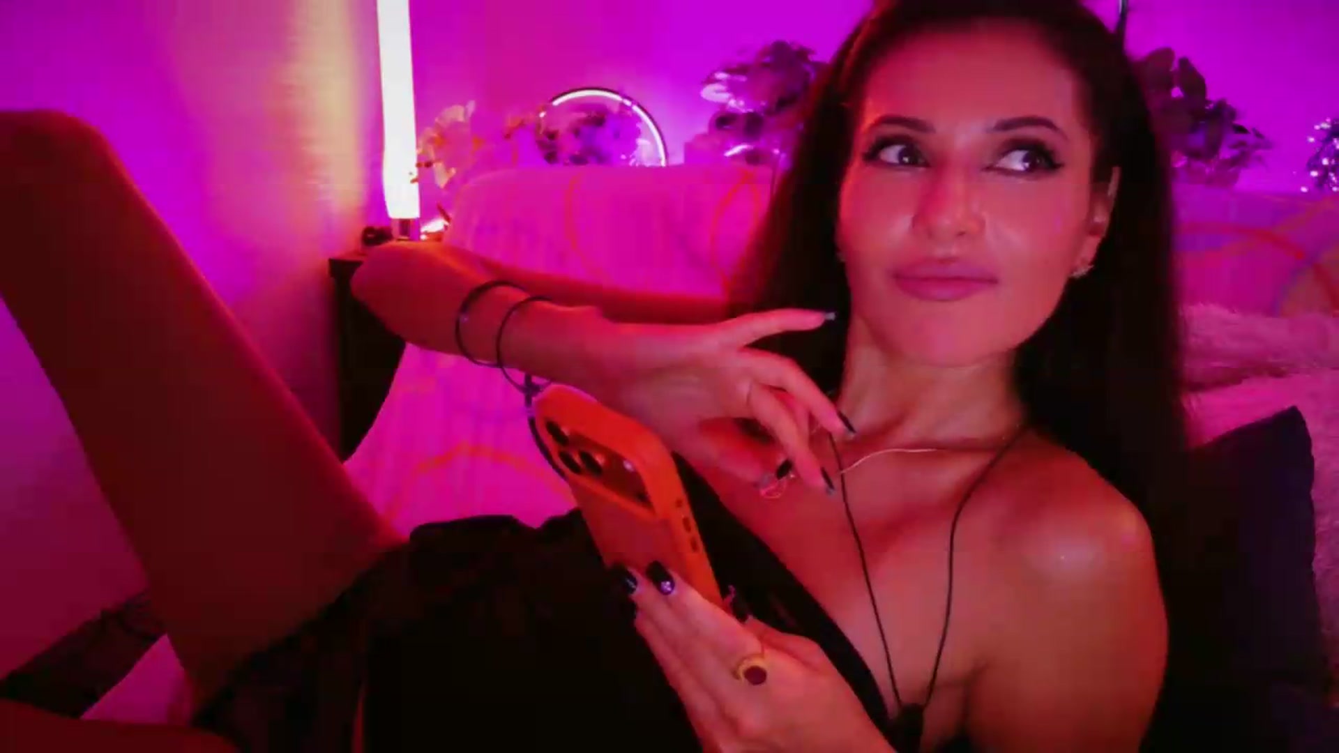 Gallery image thumbnail from SmileyTinaa's myfreecams stream on, 09/05/2026, 04:04 image 9 of 20