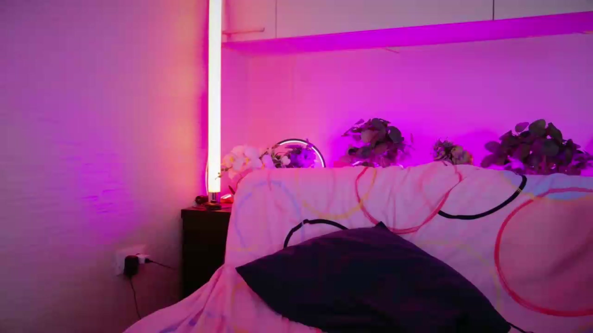 Gallery image thumbnail from SmileyTinaa's myfreecams stream on, 09/05/2026, 04:04 image 2 of 20