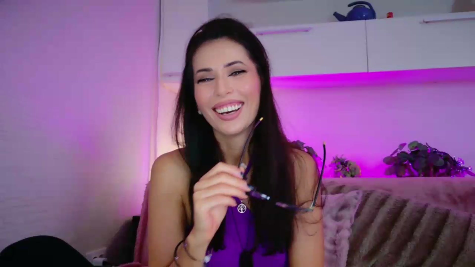 Gallery image thumbnail from SmileyTinaa's myfreecams stream on, 09/18/2026, 22:16 image 3 of 20