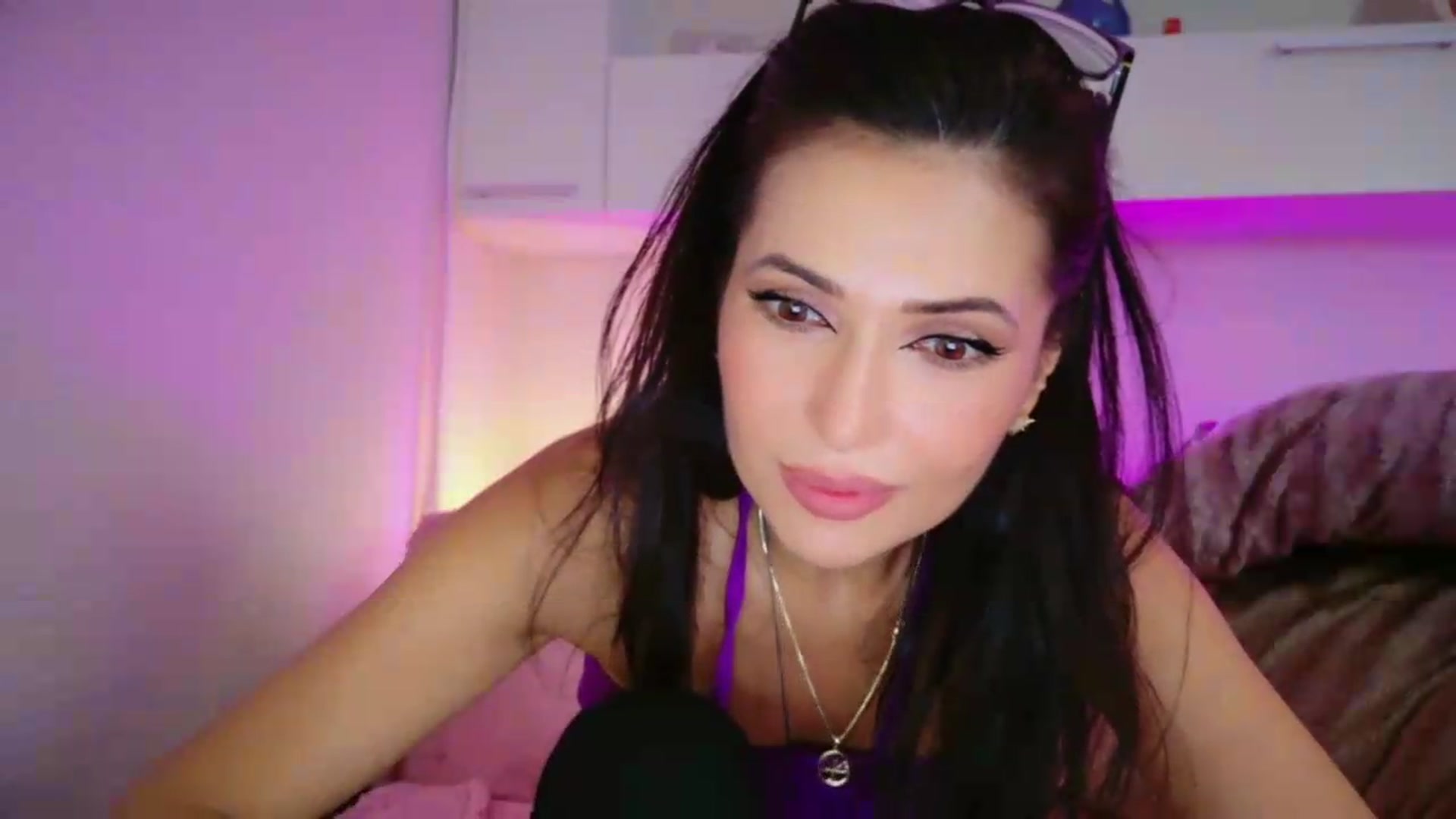 Gallery image thumbnail from SmileyTinaa's myfreecams stream on, 09/19/2026, 02:58 image 6 of 20