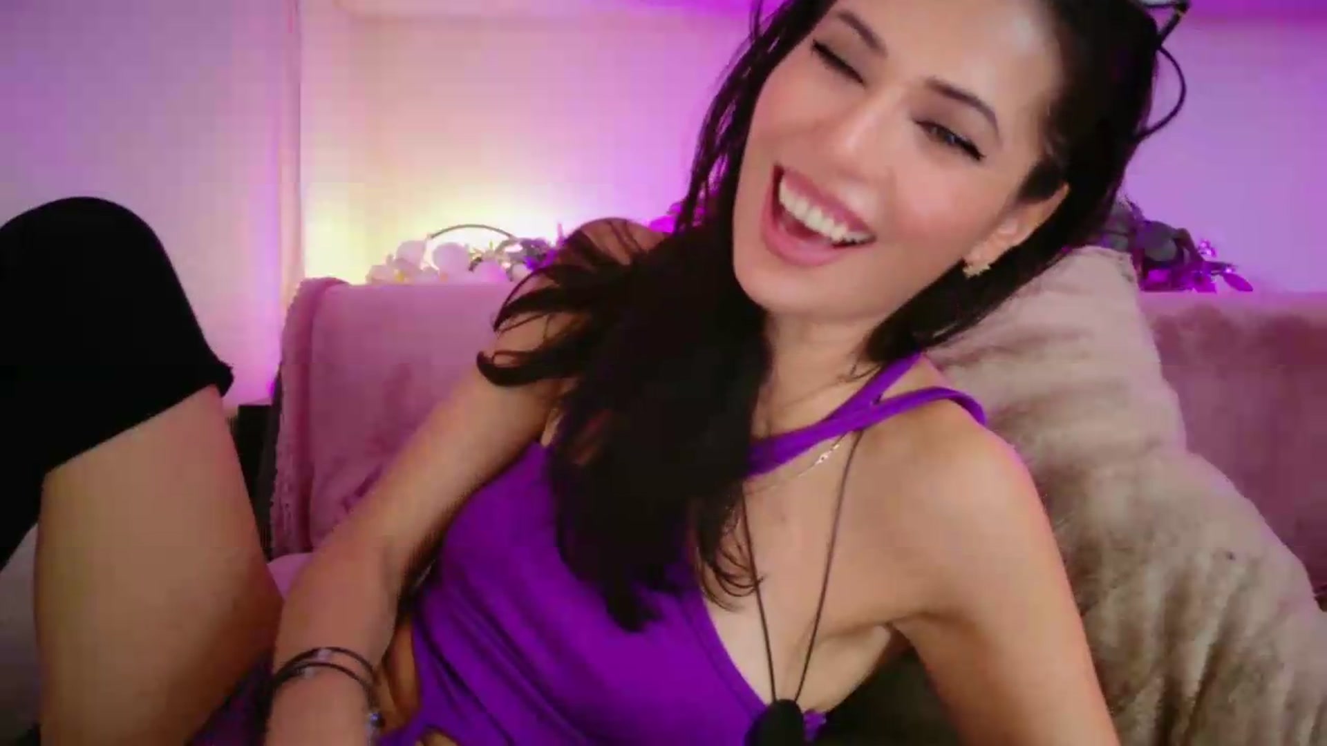 Gallery image thumbnail from SmileyTinaa's myfreecams stream on, 09/19/2026, 02:58 image 18 of 20