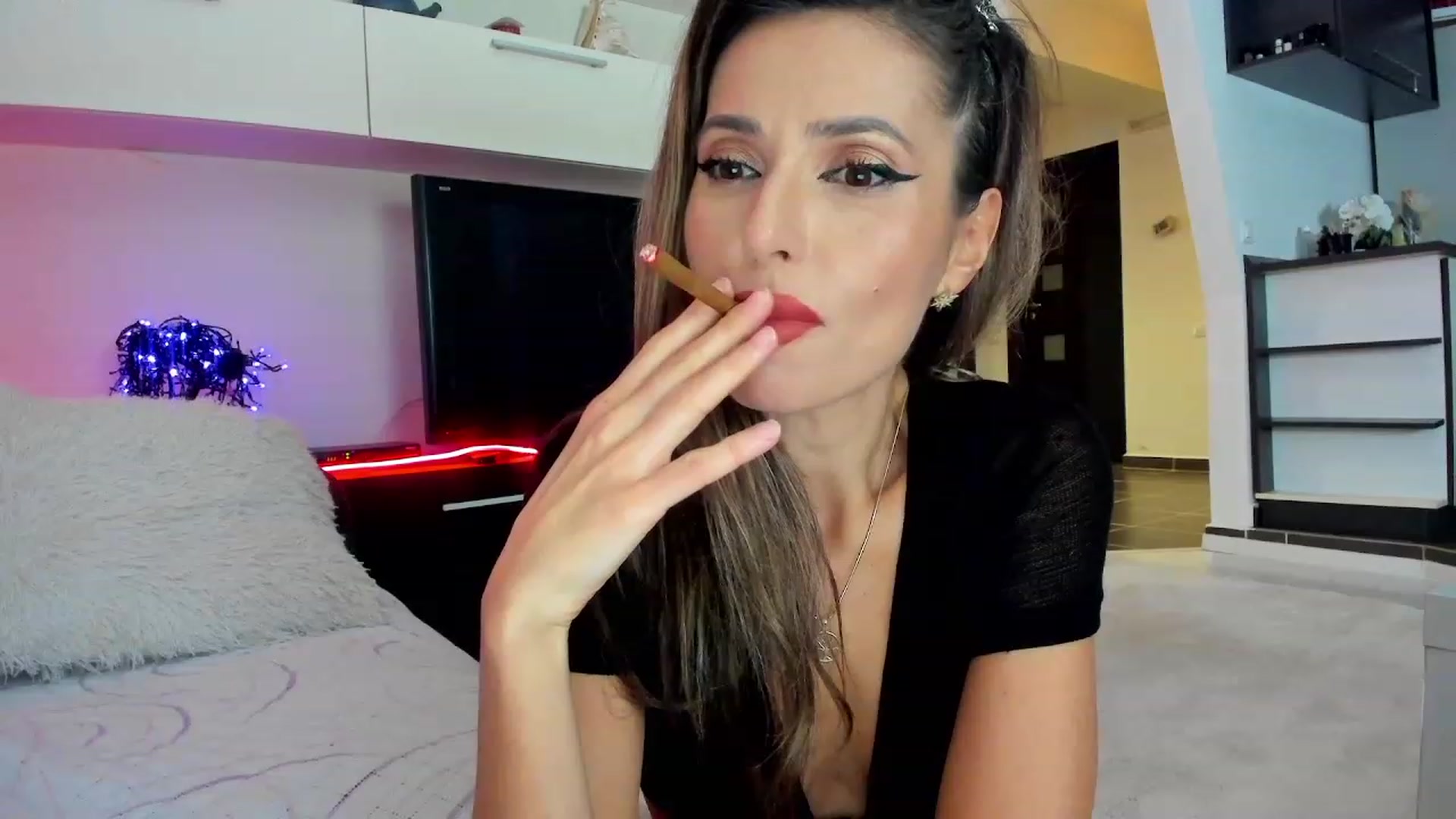 Gallery image thumbnail from SmileyTurkey's myfreecams stream on, 11/23/2023, 23:28 image 9 of 20