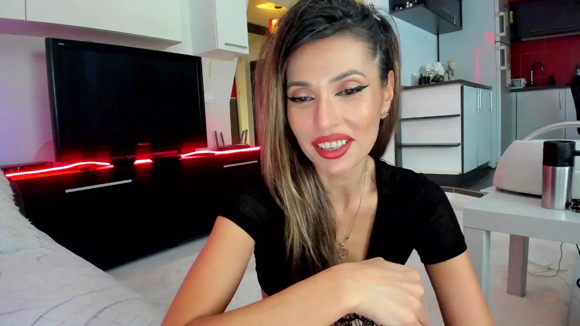 Gallery image thumbnail from SmileyTurkey's myfreecams stream on, 11/23/2023, 23:28 image 15 of 20