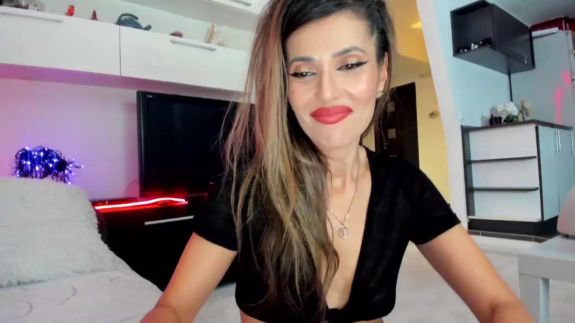 Gallery image thumbnail from SmileyTurkey's myfreecams stream on, 11/23/2023, 23:28 image 2 of 20