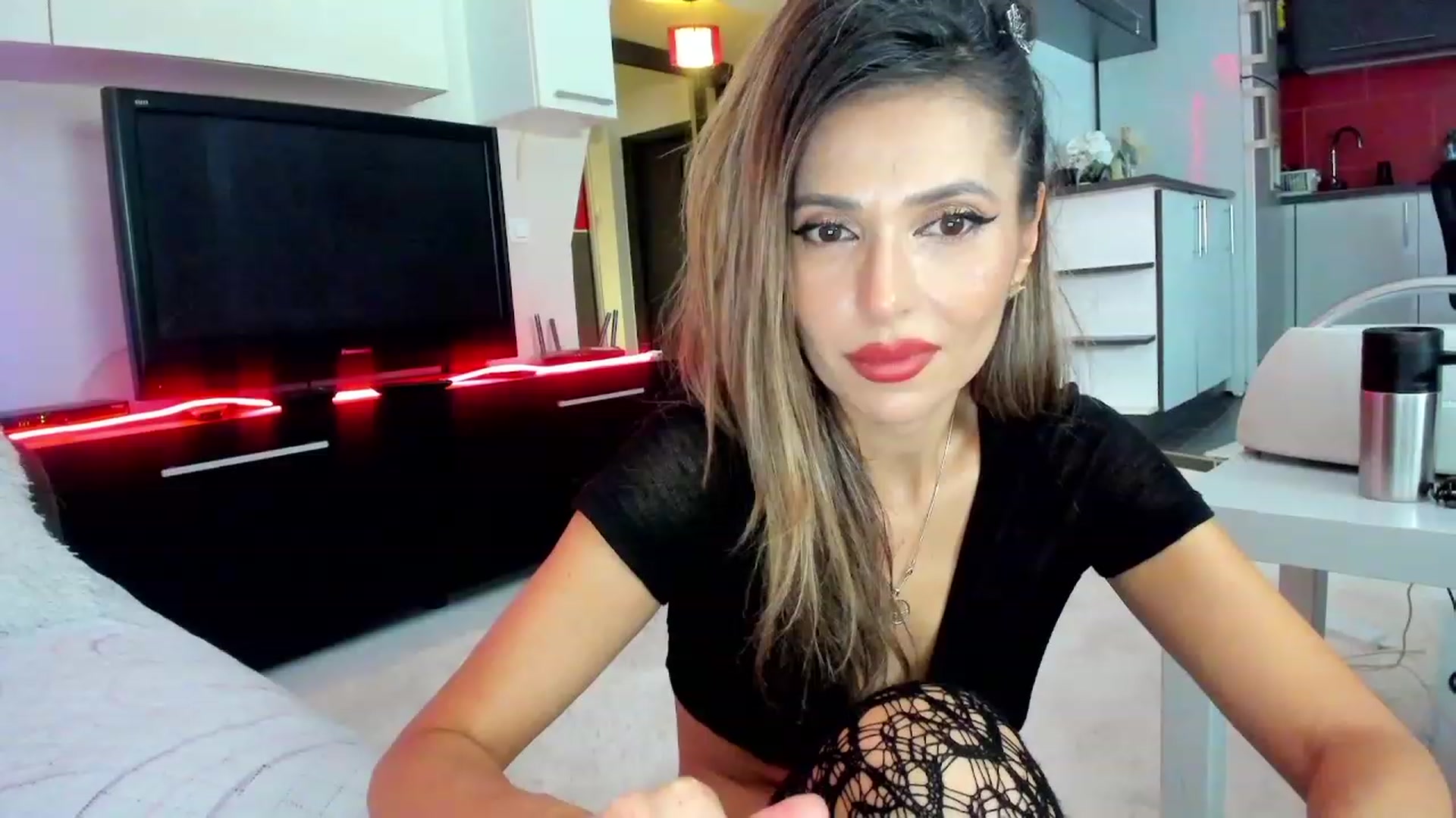 Gallery image thumbnail from SmileyTurkey's myfreecams stream on, 11/23/2023, 23:28 image 17 of 20