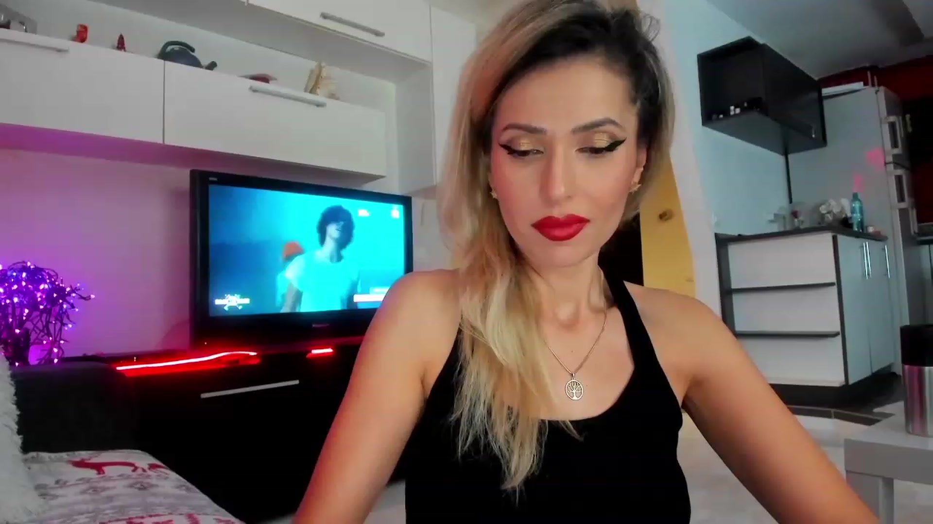 Gallery image thumbnail from SmileyXmas's myfreecams stream on, 12/29/2023, 22:52 image 3 of 20