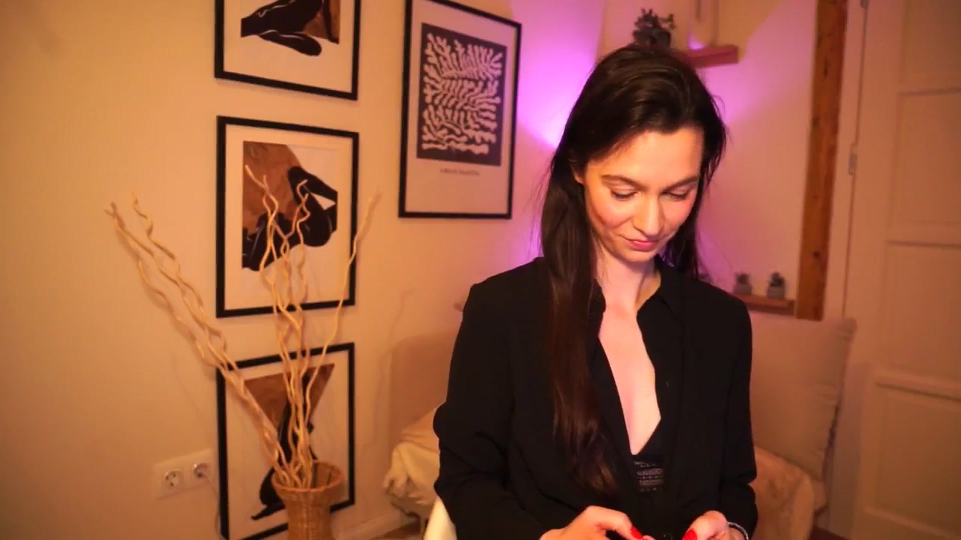 Gallery image thumbnail from SmilingRiddle's myfreecams stream on, 12/14/2024, 19:24 image 5 of 20