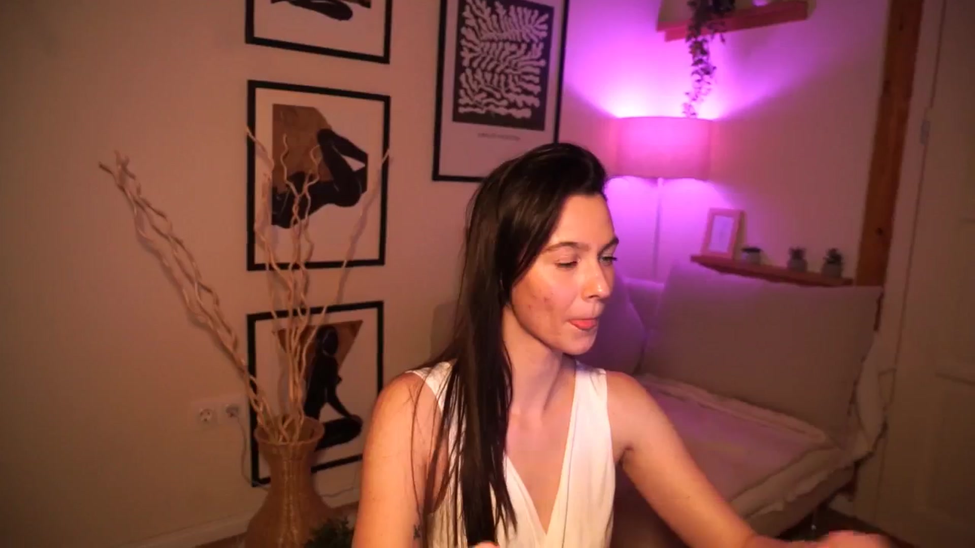 Gallery image thumbnail from SmilingRiddle's myfreecams stream on, 12/17/2024, 19:59 image 9 of 20