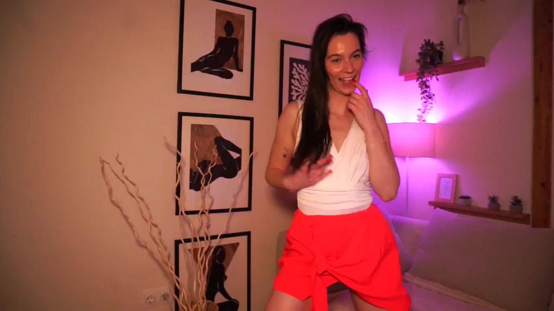 Gallery image thumbnail from SmilingRiddle's myfreecams stream on, 12/17/2024, 19:59 image 2 of 20