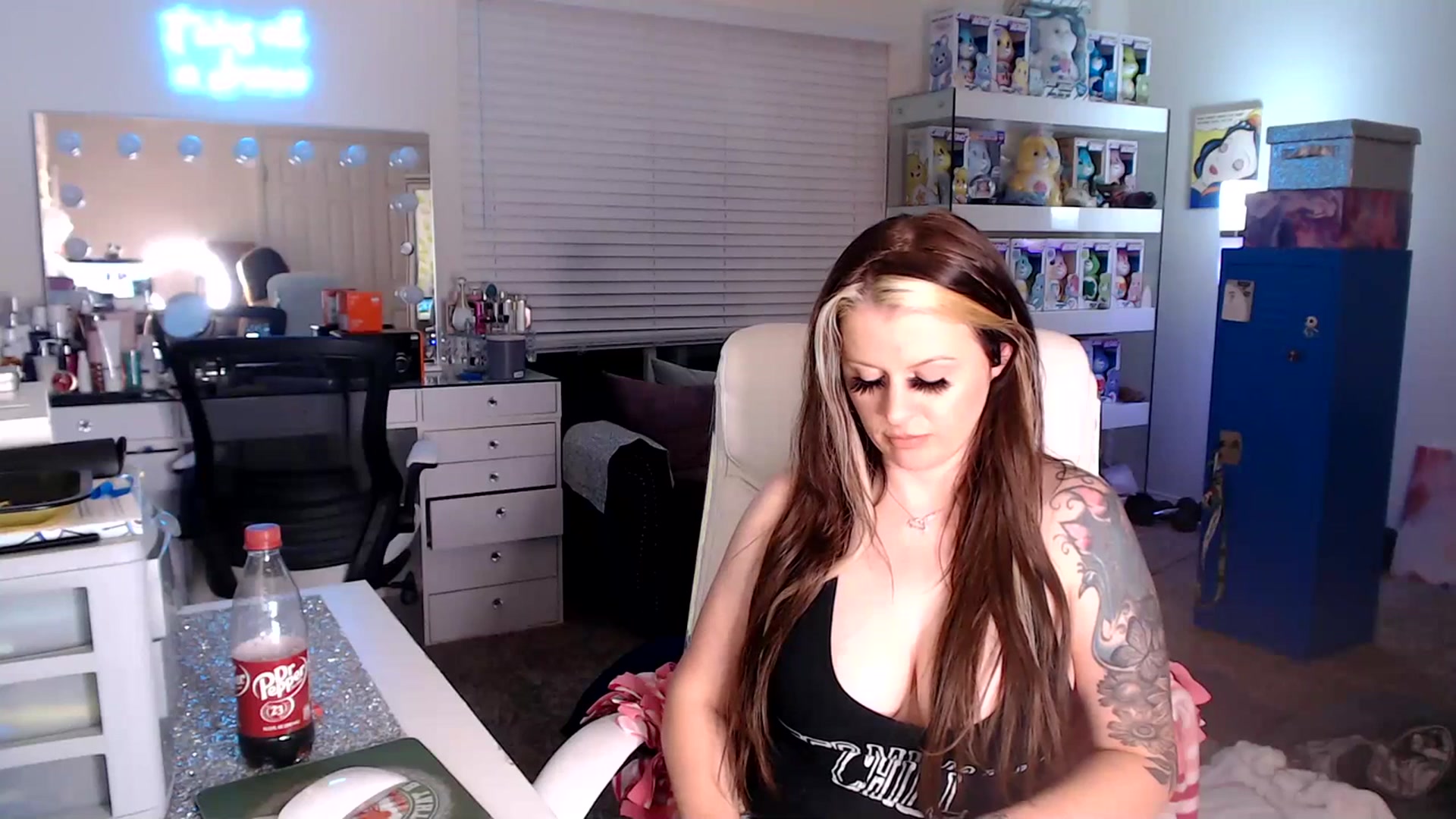 Gallery image thumbnail from SmokinSage's myfreecams stream on, 07/21/2023, 12:23 image 9 of 20