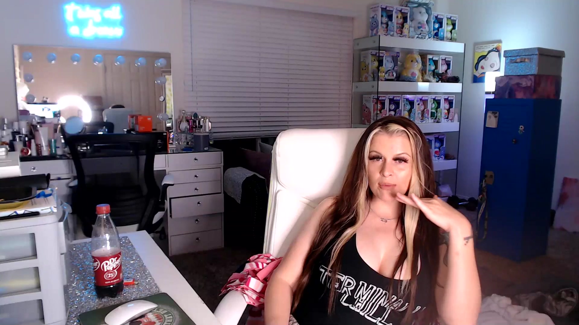Gallery image thumbnail from SmokinSage's myfreecams stream on, 07/21/2023, 12:23 image 5 of 20