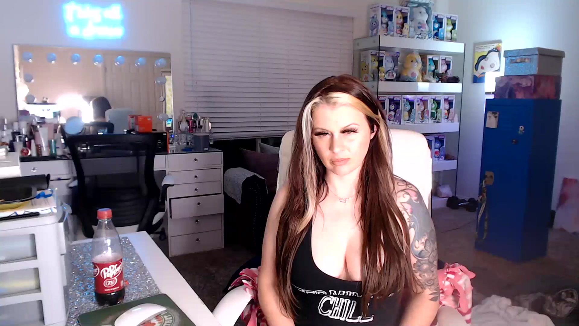 Gallery image thumbnail from SmokinSage's myfreecams stream on, 07/21/2023, 12:23 image 10 of 20
