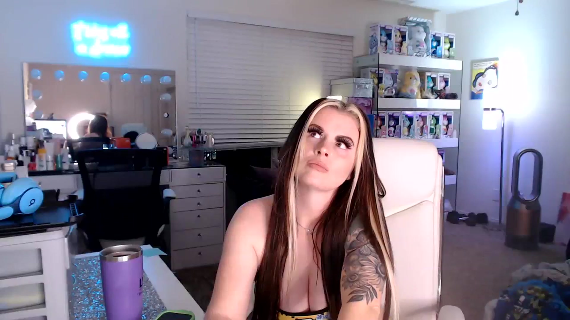 Gallery image thumbnail from SmokinSage's myfreecams stream on, 07/25/2023, 12:23 image 15 of 20