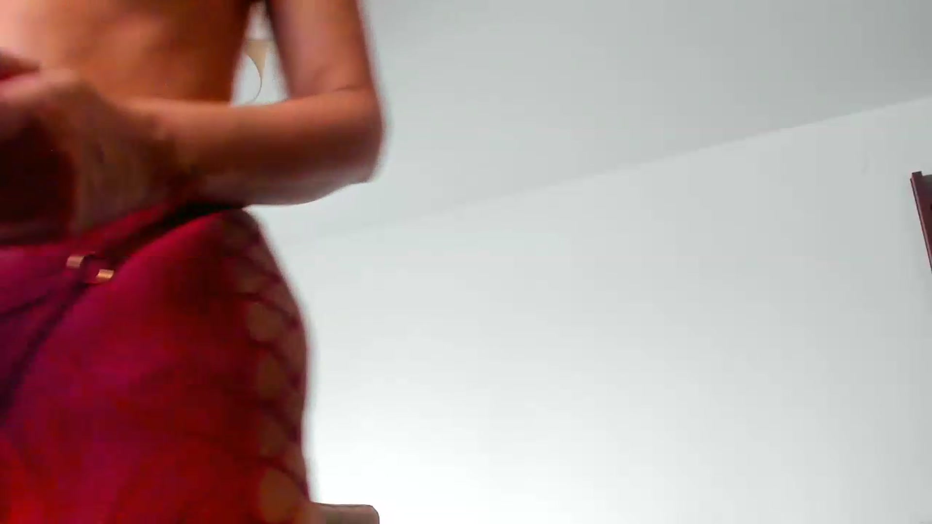 Gallery image thumbnail from SmokingHot's myfreecams stream on, 06/30/2026, 16:23 image 16 of 20