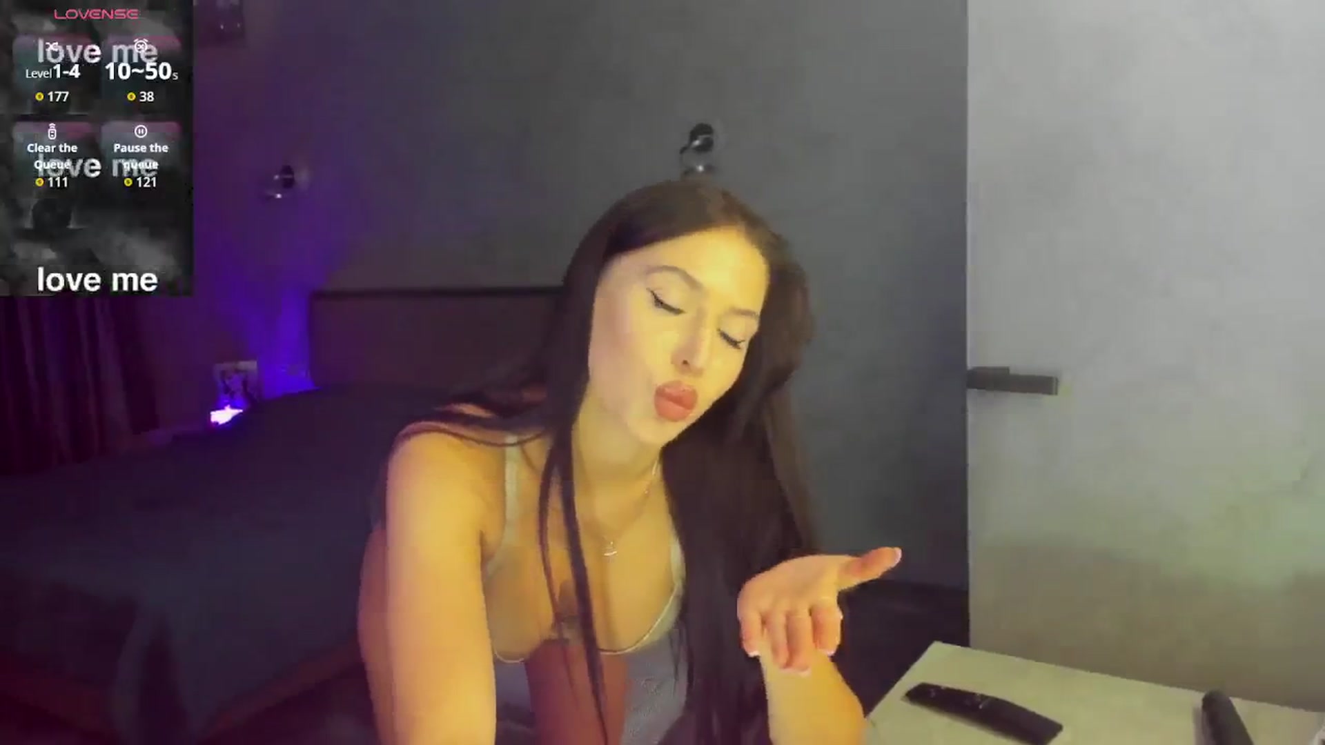 Gallery image thumbnail from SmokingHot_K's myfreecams stream on, 09/03/2025, 19:09 image 14 of 20