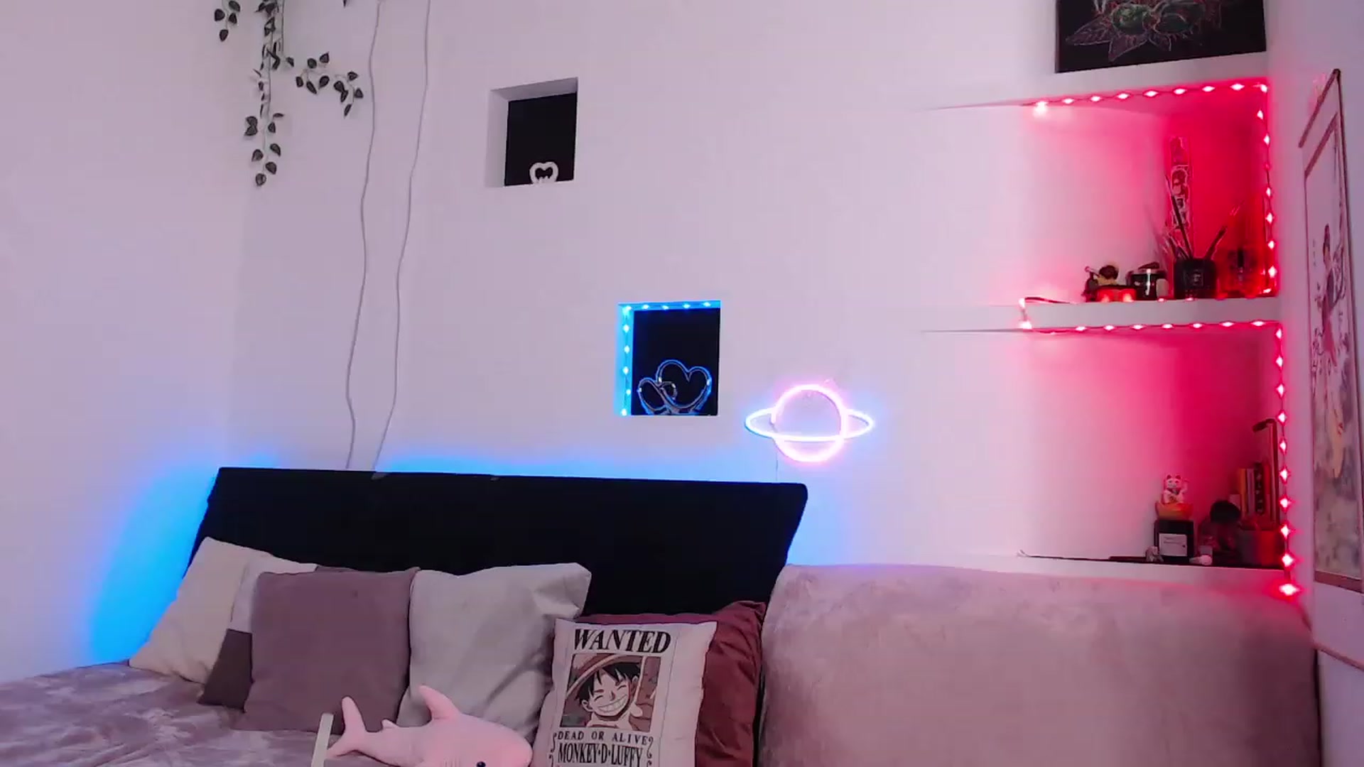 Gallery image thumbnail from Smoky_Mercury's myfreecams stream on, 05/08/2023, 02:47 image 2 of 20