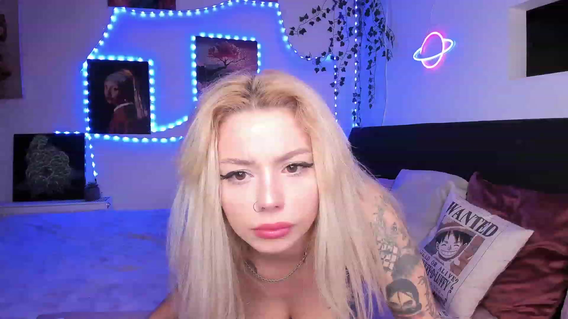 Gallery image thumbnail from Smoky_Mercury's myfreecams stream on, 08/04/2023, 02:00 image 20 of 20