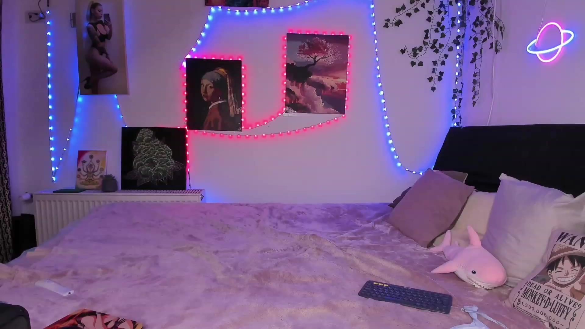 Gallery image thumbnail from Smoky_Mercury's myfreecams stream on, 08/24/2023, 02:37 image 15 of 20