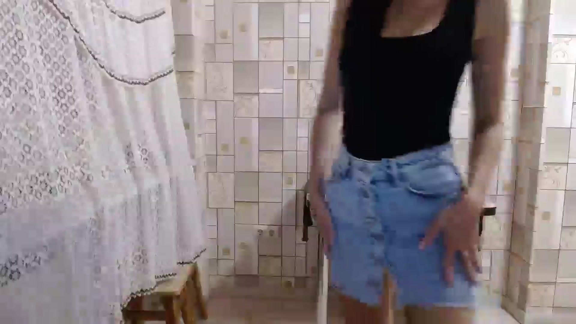 Gallery image thumbnail from Smoosi's myfreecams stream on, 07/15/2024, 19:30 image 18 of 20