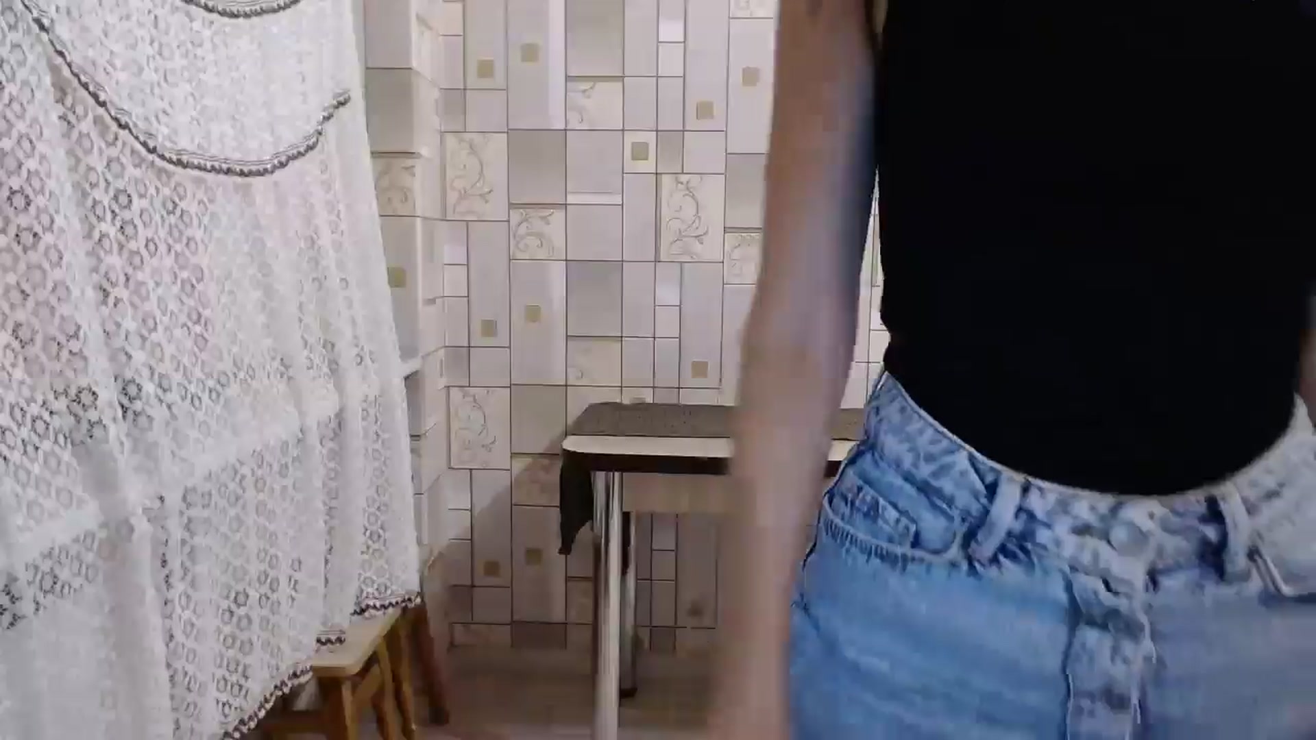 Gallery image thumbnail from Smoosi's myfreecams stream on, 07/18/2024, 20:06 image 14 of 20