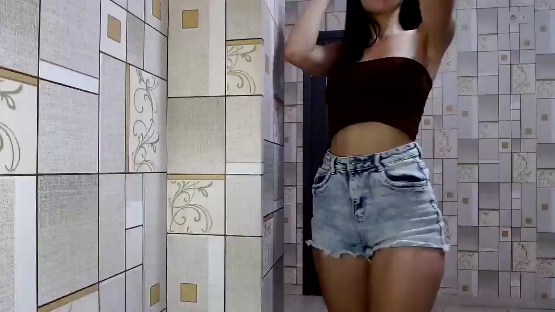 Gallery image thumbnail from Smoosi's myfreecams stream on, 08/13/2024, 24:21 image 14 of 20