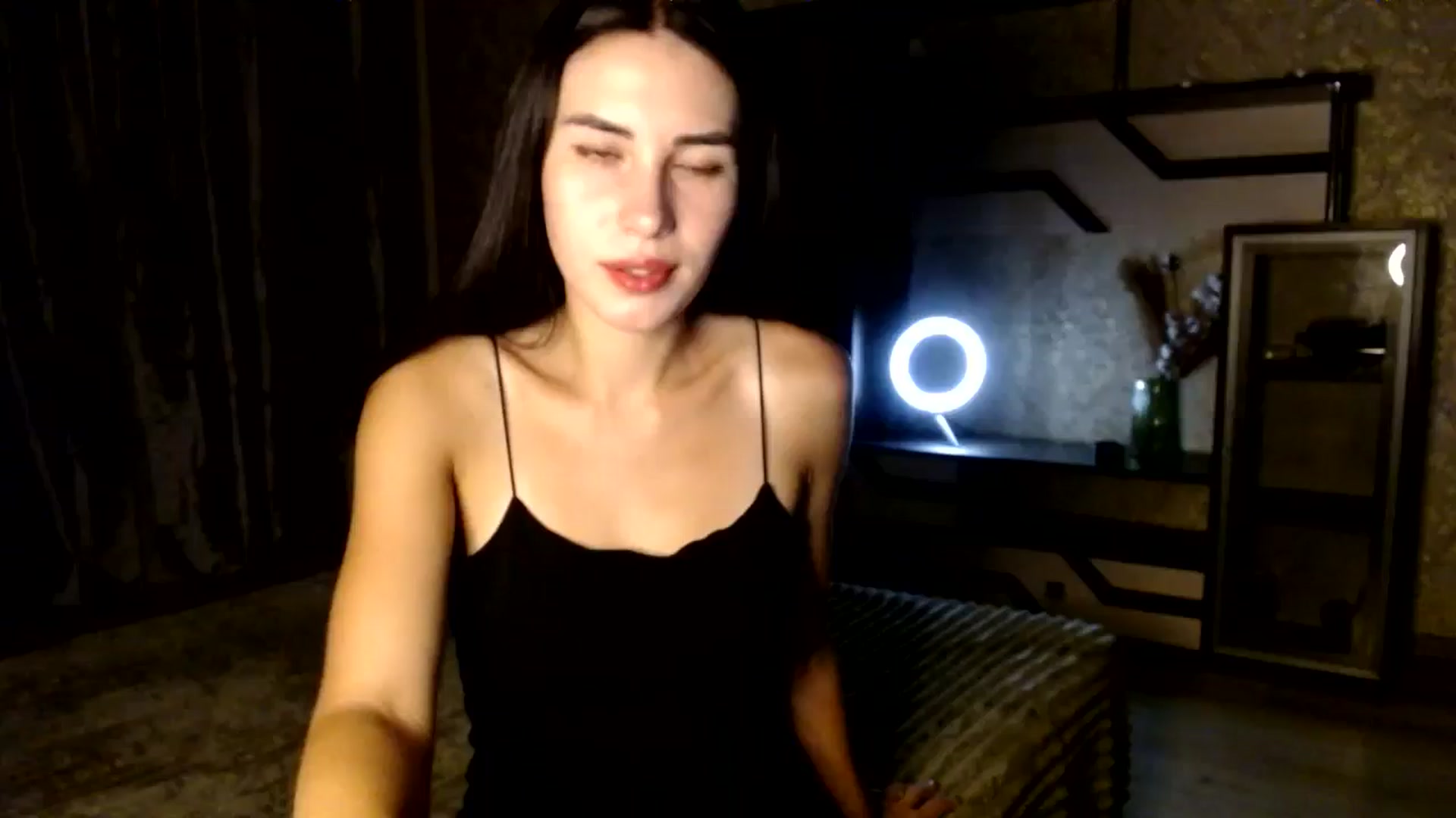 Gallery image thumbnail from Smoosi's myfreecams stream on, 08/25/2024, 18:57 image 12 of 20