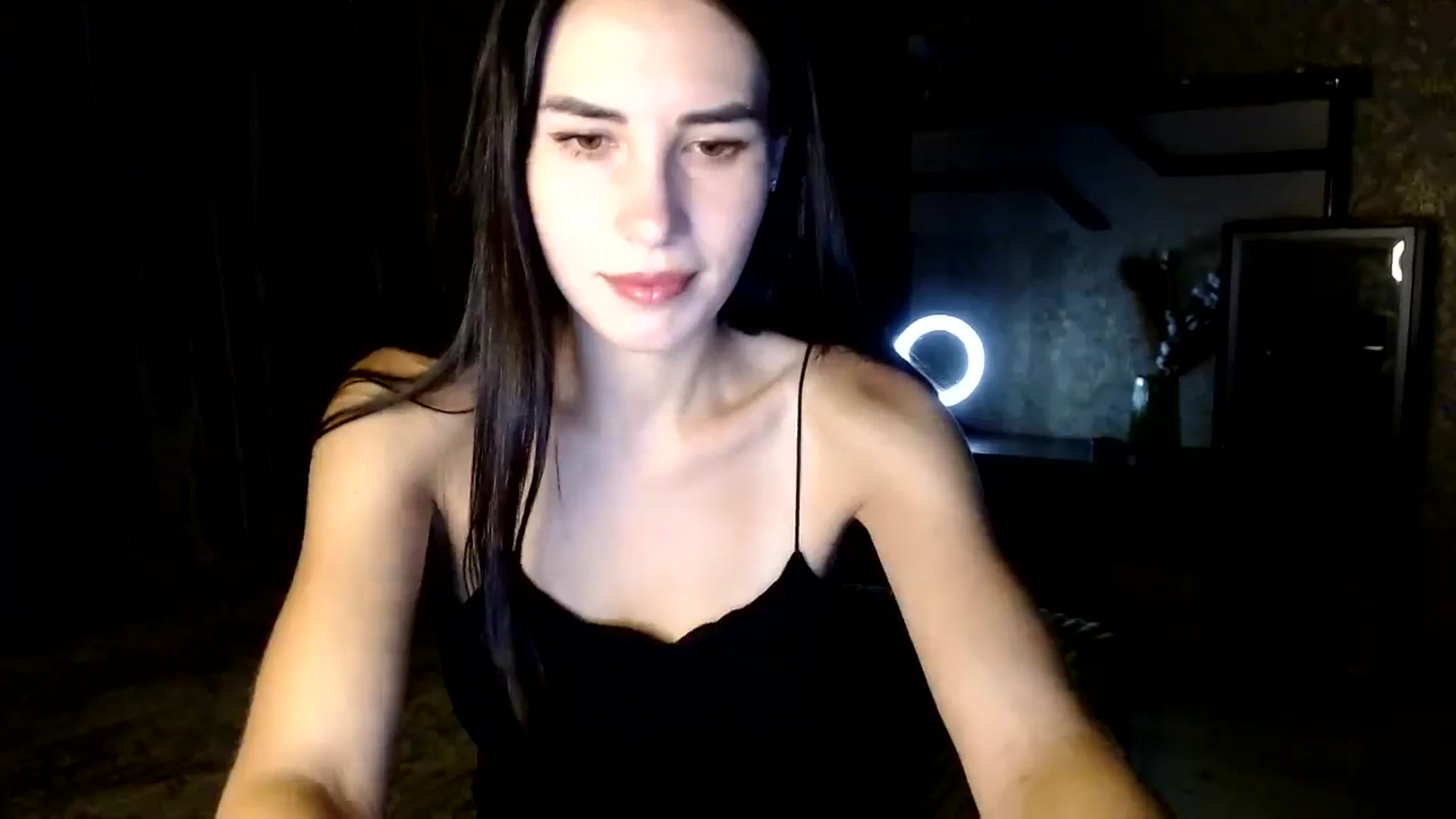 Gallery image thumbnail from Smoosi's myfreecams stream on, 08/25/2024, 18:57 image 18 of 20
