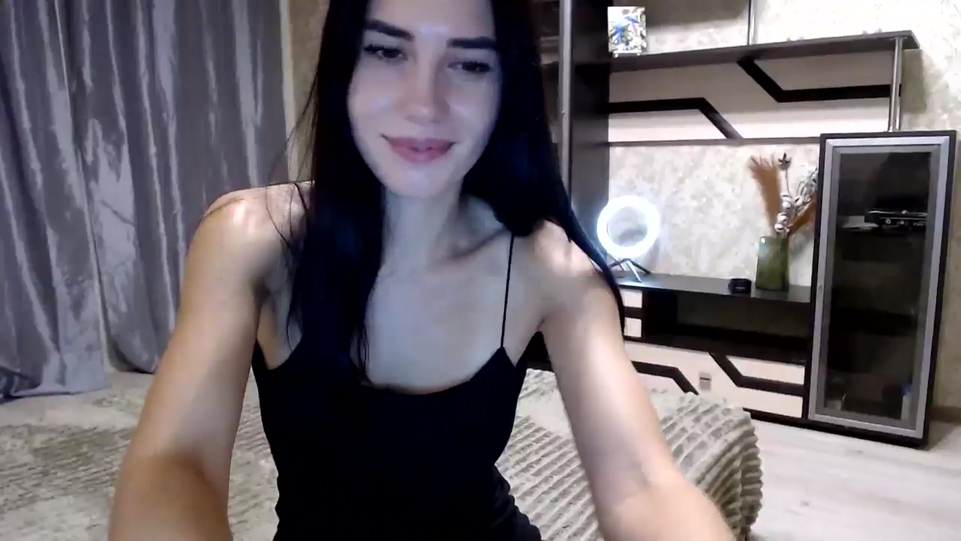 Gallery image thumbnail from Smoosi's myfreecams stream on, 08/25/2024, 22:49 image 17 of 20