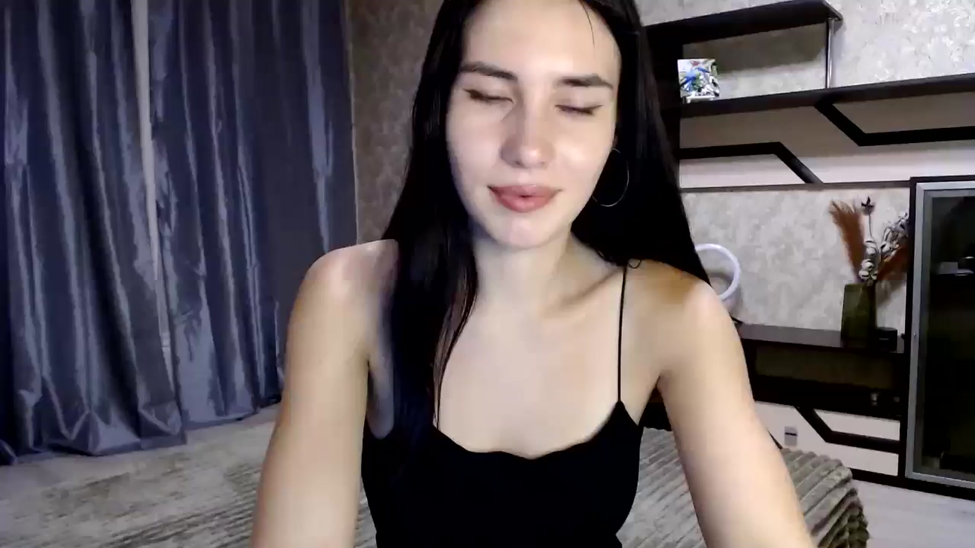 Gallery image thumbnail from Smoosi's myfreecams stream on, 09/01/2024, 21:05 image 16 of 20