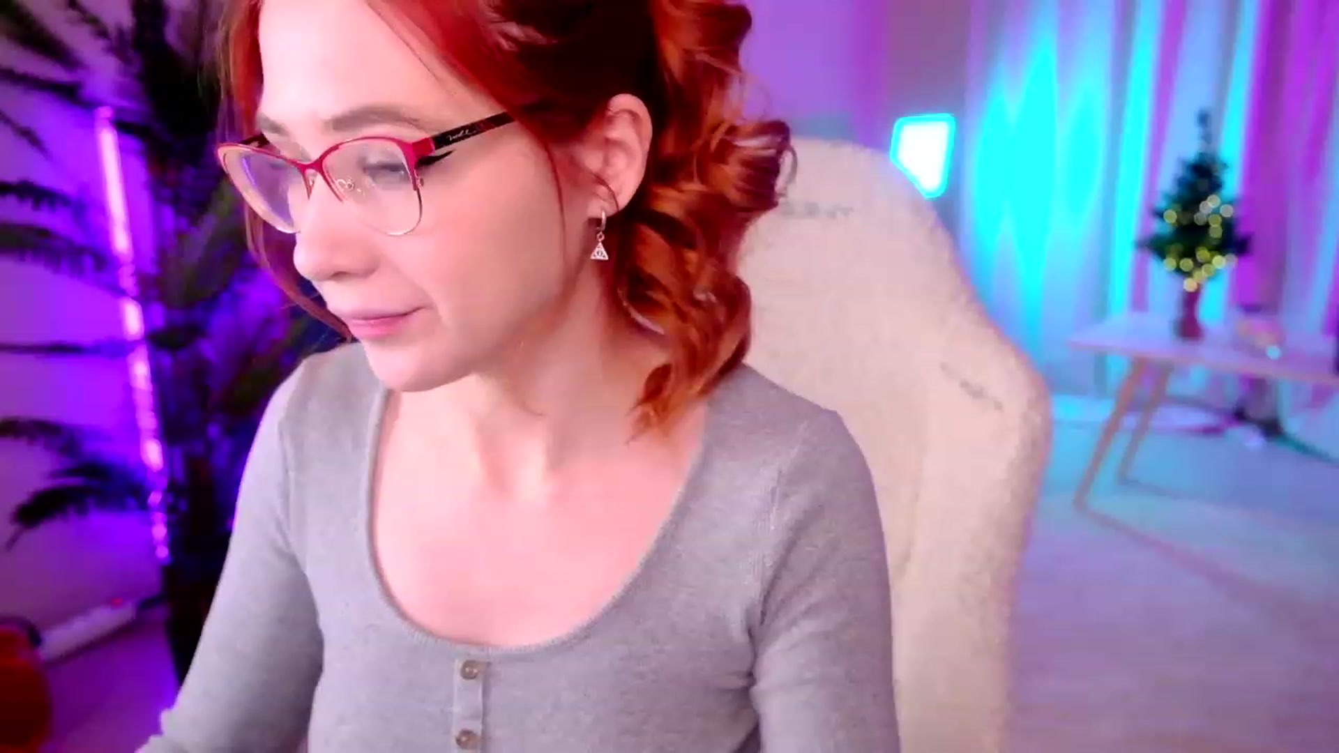 Gallery image thumbnail from SmthWrong's myfreecams stream on, 12/27/2023, 02:36 image 15 of 20