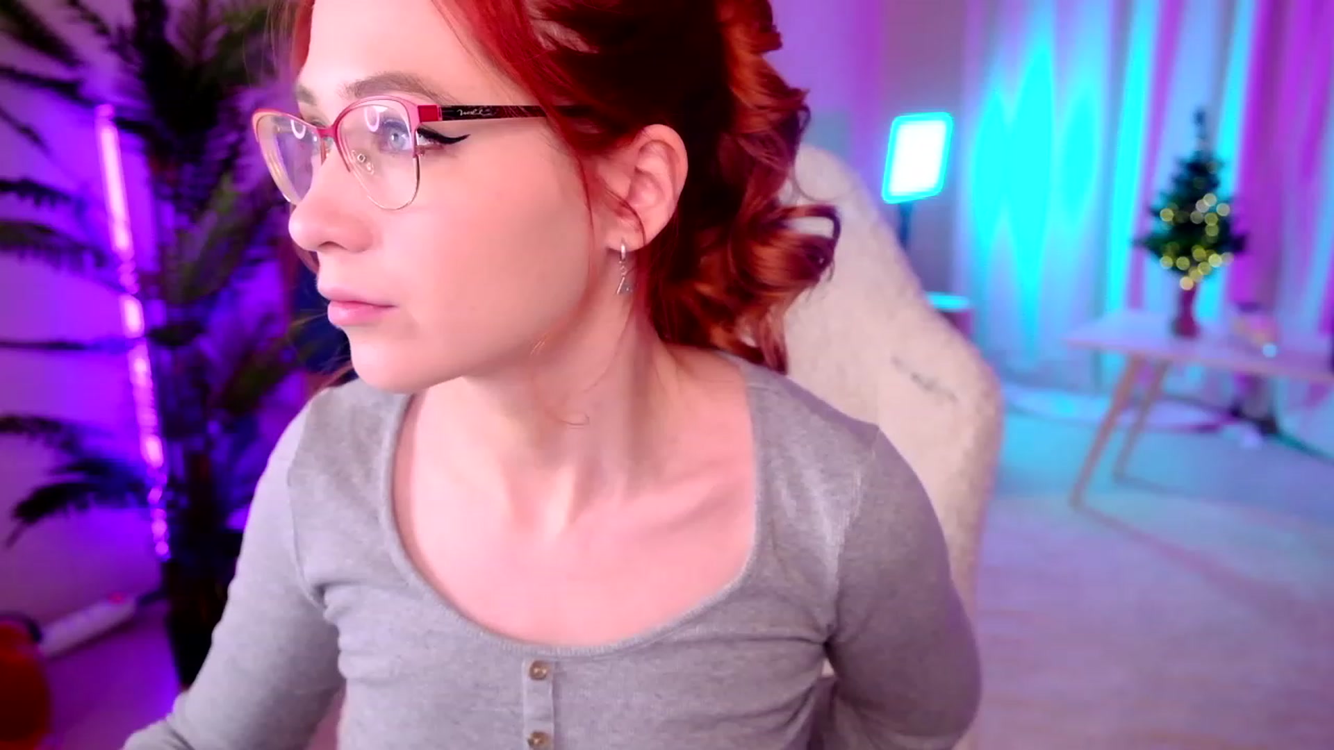 Gallery image thumbnail from SmthWrong's myfreecams stream on, 12/27/2023, 02:36 image 14 of 20