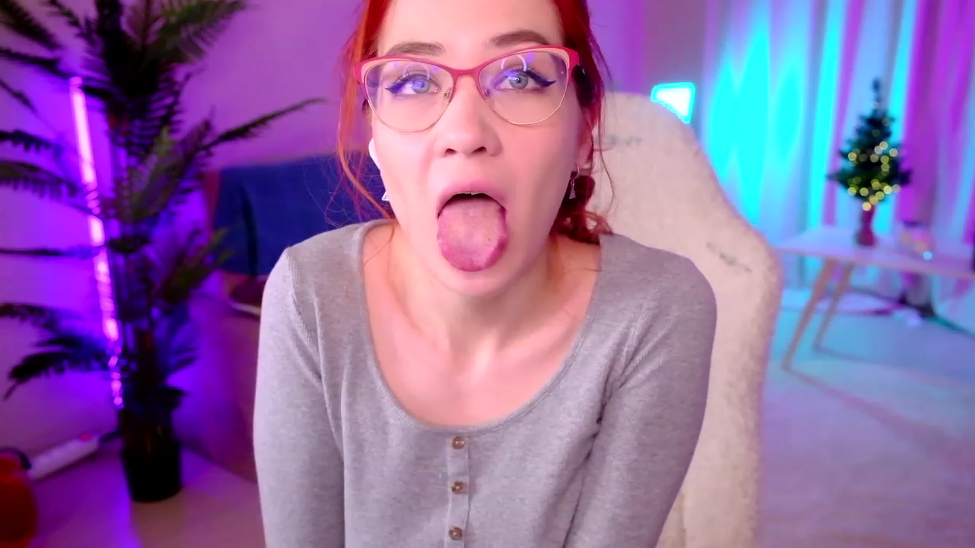 Gallery image thumbnail from SmthWrong's myfreecams stream on, 12/27/2023, 02:36 image 3 of 20