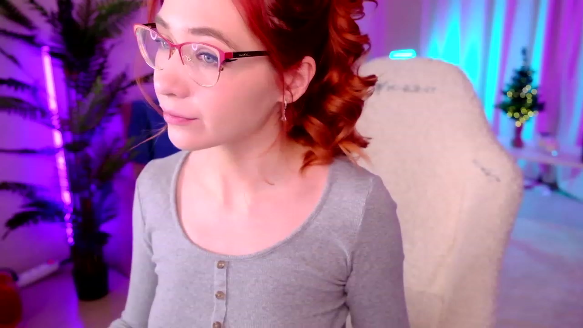 Gallery image thumbnail from SmthWrong's myfreecams stream on, 12/27/2023, 02:36 image 2 of 20