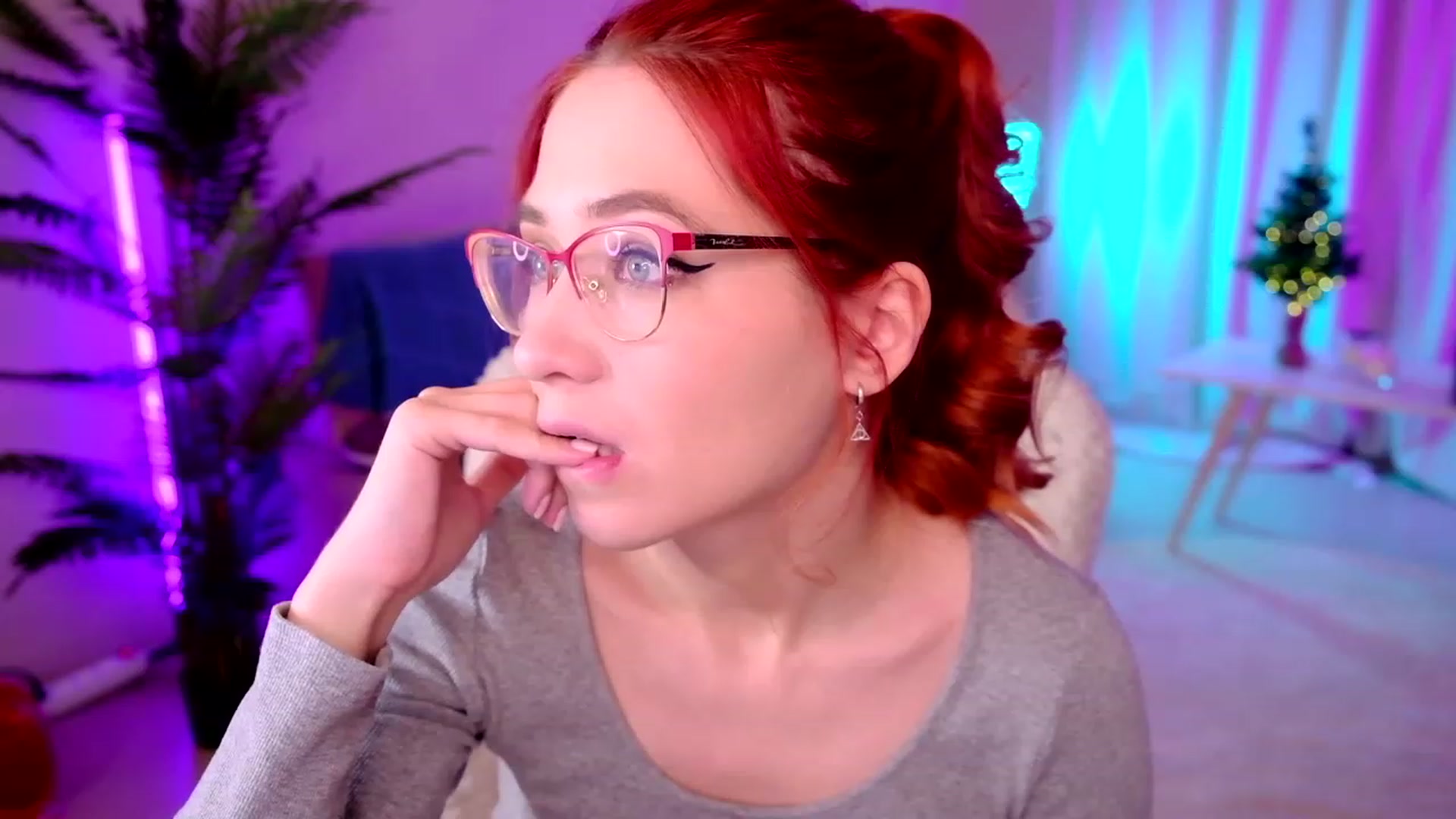 Gallery image thumbnail from SmthWrong's myfreecams stream on, 12/27/2023, 02:36 image 11 of 20