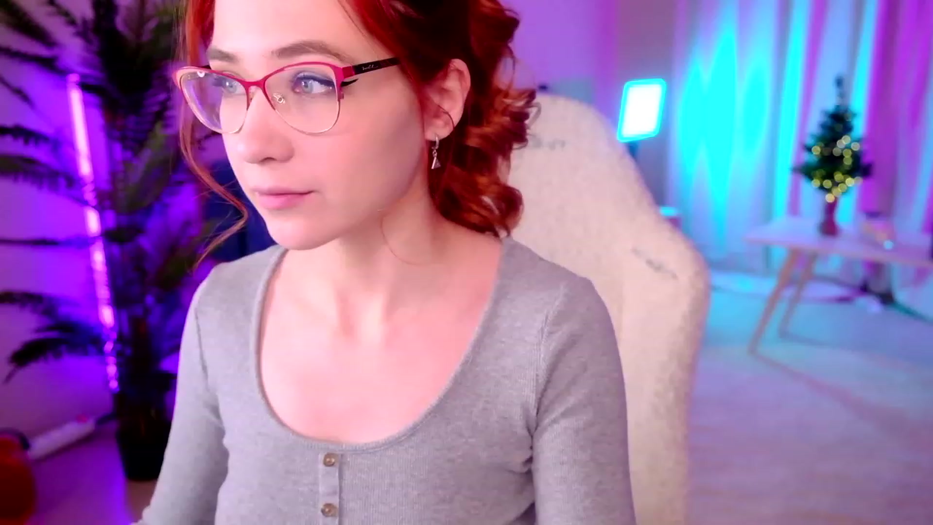 Gallery image thumbnail from SmthWrong's myfreecams stream on, 12/27/2023, 02:36 image 19 of 20