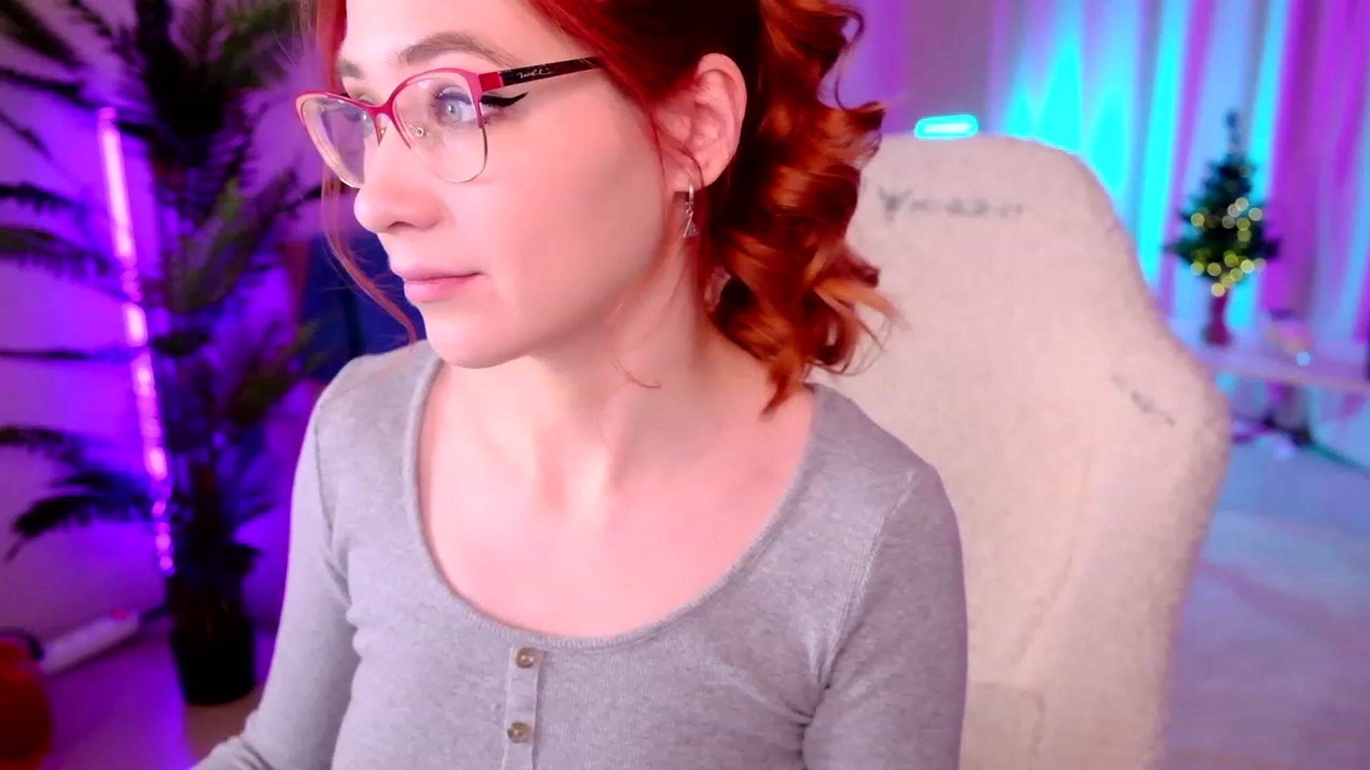 Gallery image thumbnail from SmthWrong's myfreecams stream on, 12/27/2023, 02:36 image 1 of 20