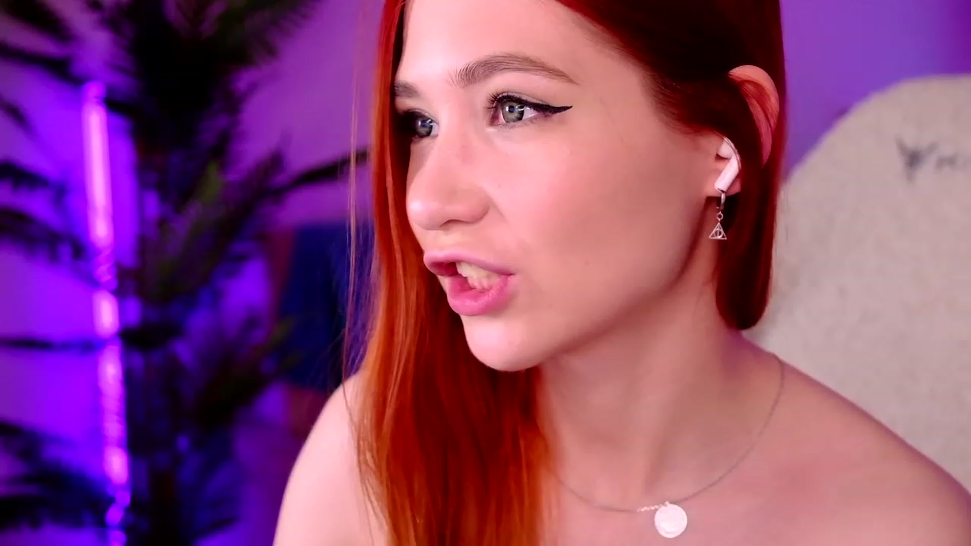 Gallery image thumbnail from SmthWrong's myfreecams stream on, 01/03/2024, 04:41 image 12 of 20