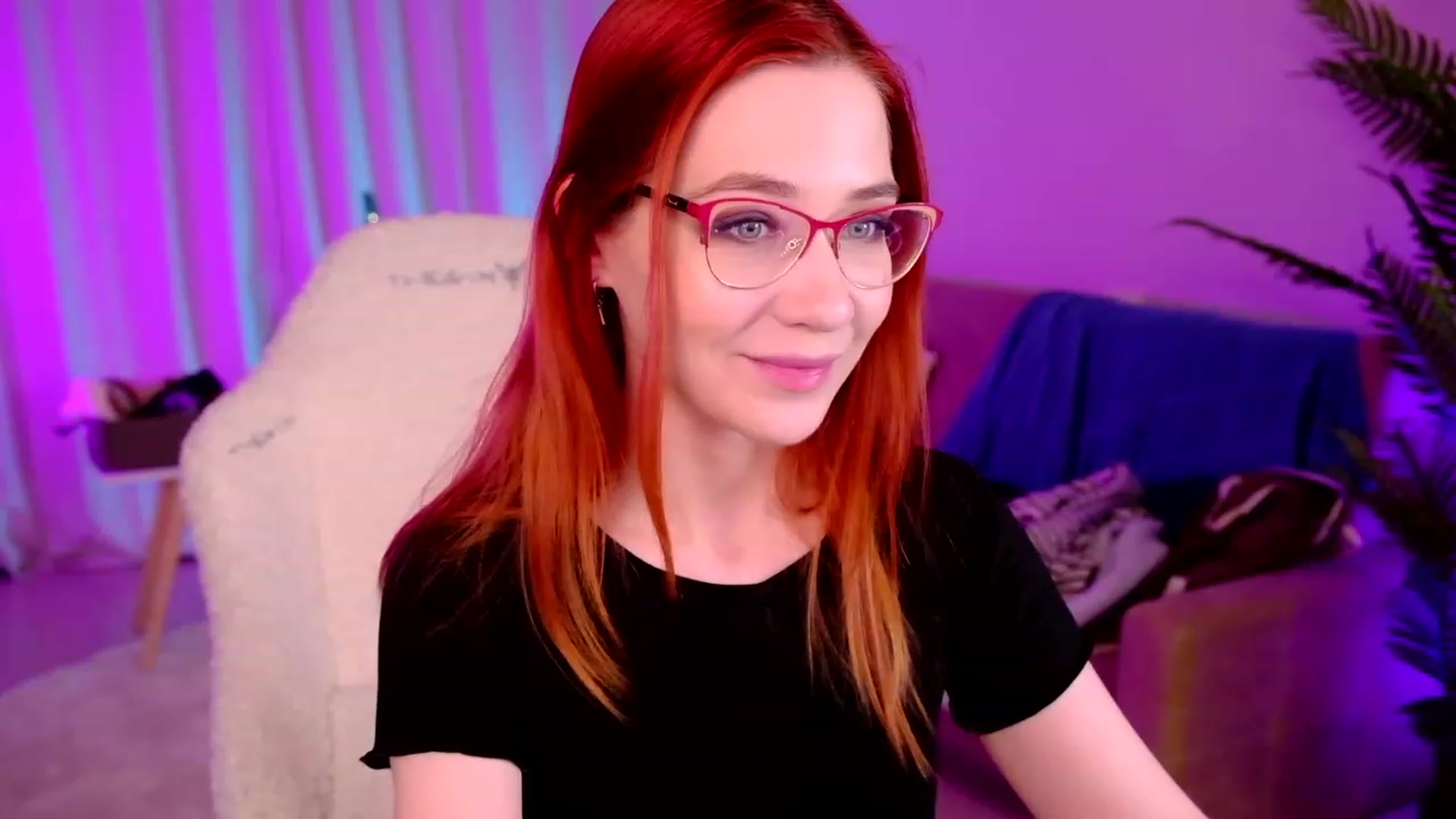 Gallery image thumbnail from SmthWrong's myfreecams stream on, 01/04/2024, 03:21 image 12 of 20