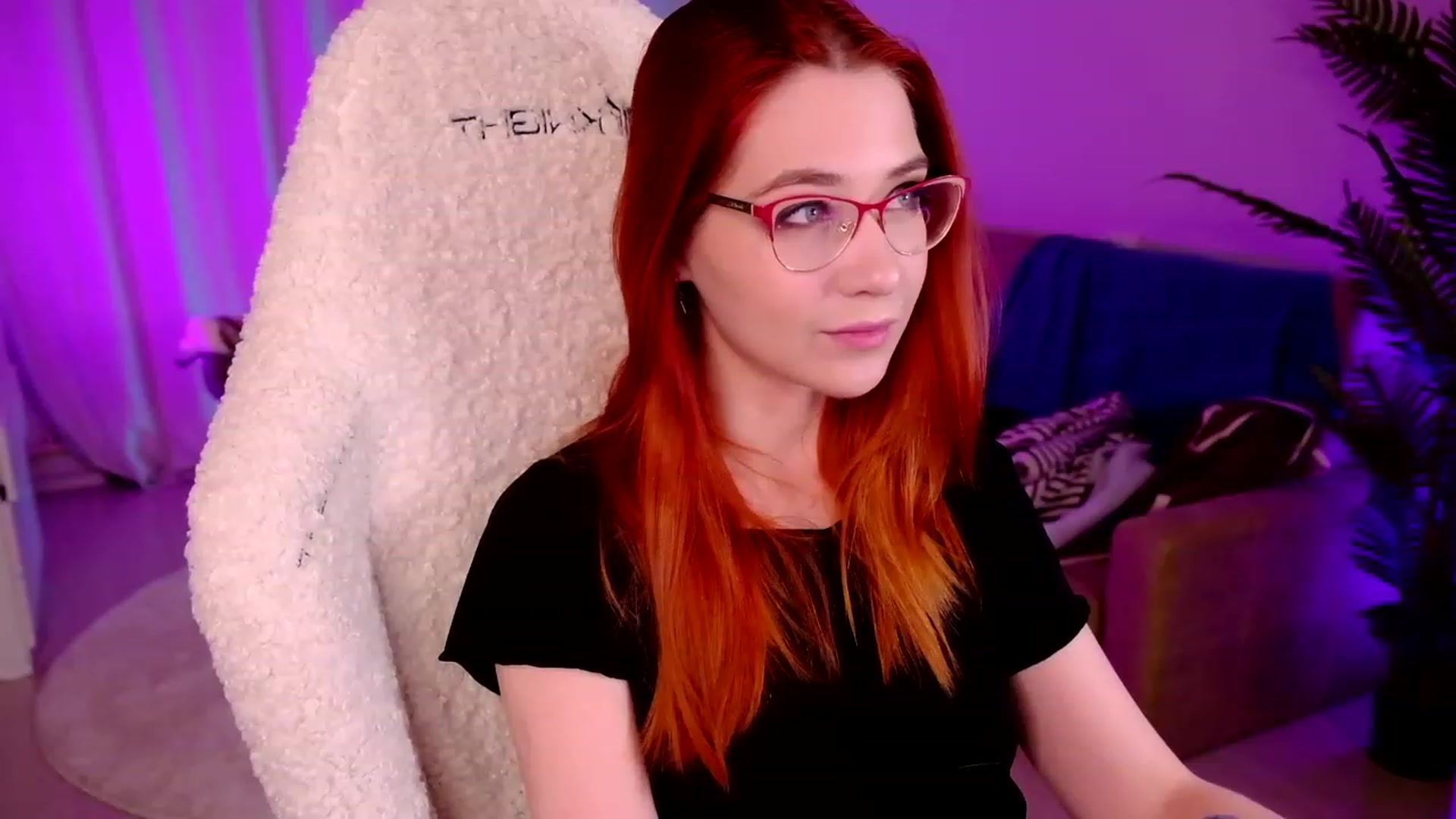 Gallery image thumbnail from SmthWrong's myfreecams stream on, 01/04/2024, 03:21 image 2 of 20