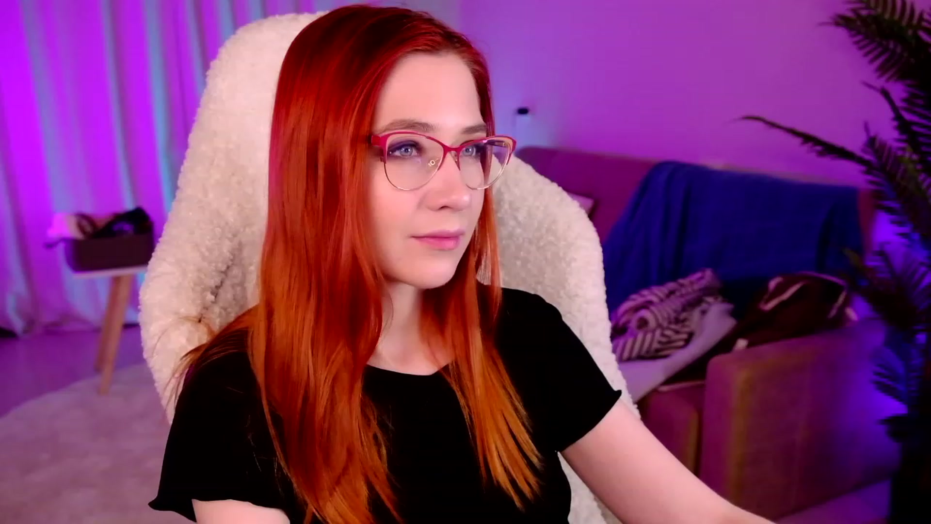 Gallery image thumbnail from SmthWrong's myfreecams stream on, 01/04/2024, 03:21 image 13 of 20
