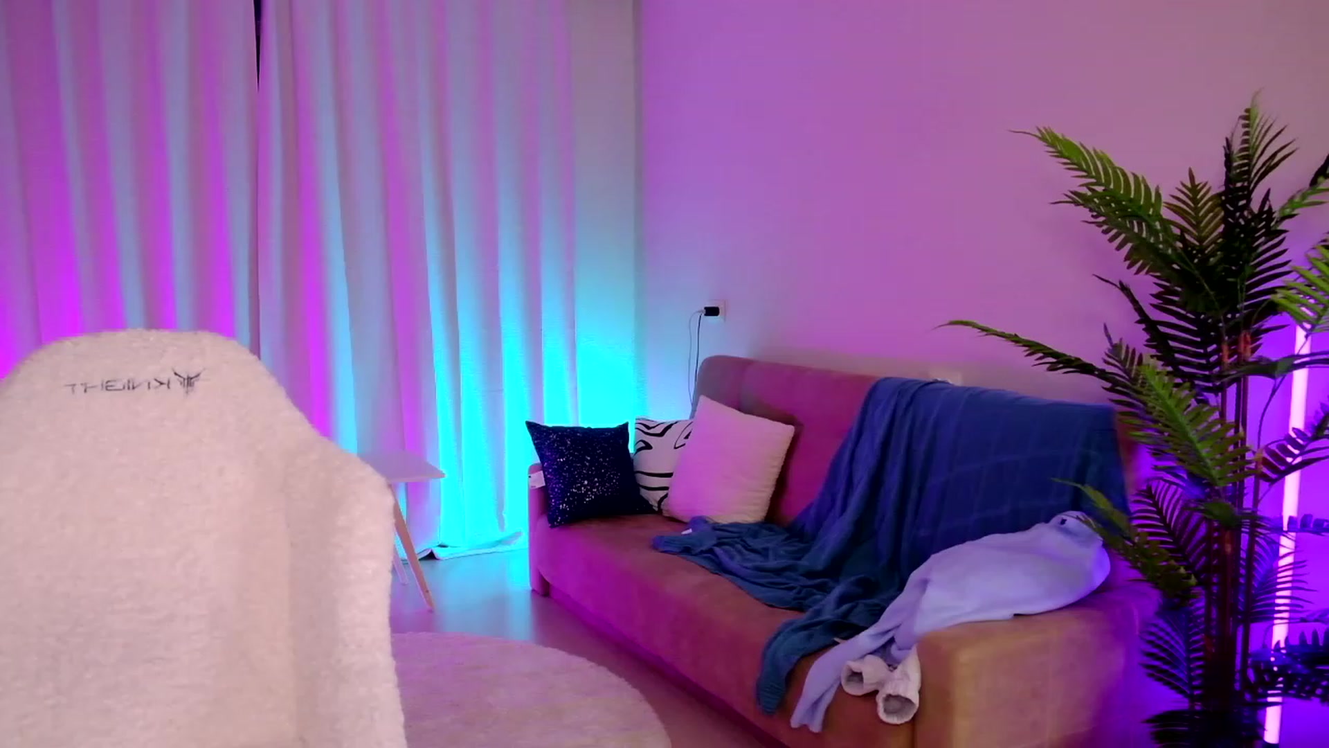 Gallery image thumbnail from SmthWrong's myfreecams stream on, 01/07/2024, 02:58 image 7 of 20