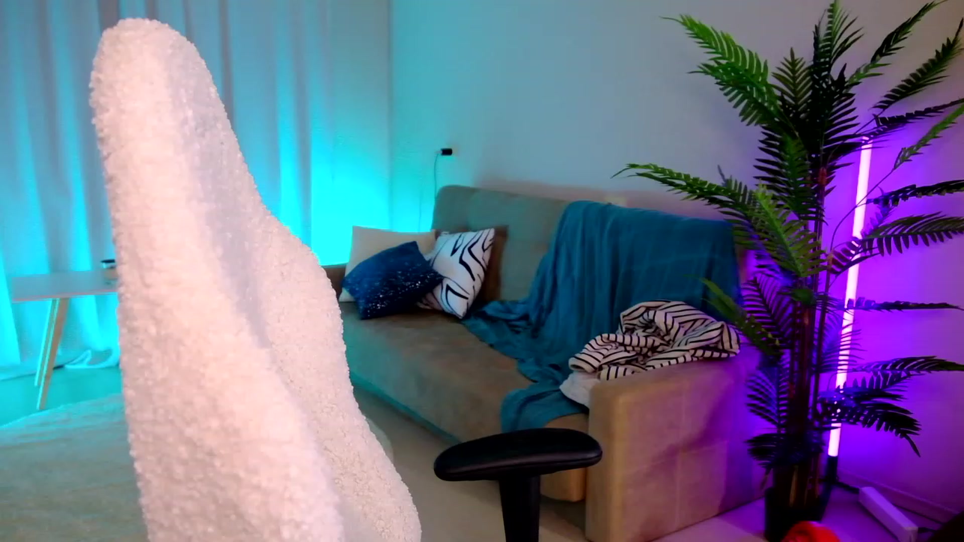 Gallery image thumbnail from SmthWrong's myfreecams stream on, 01/24/2024, 05:32 image 11 of 20