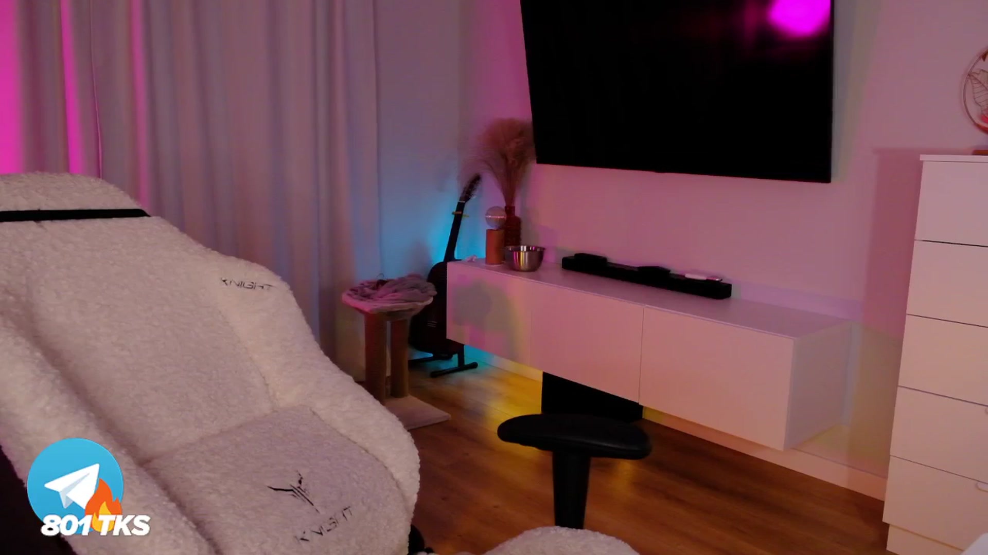 Gallery image thumbnail from SmthWrong's myfreecams stream on, 03/01/2025, 01:01 image 20 of 20