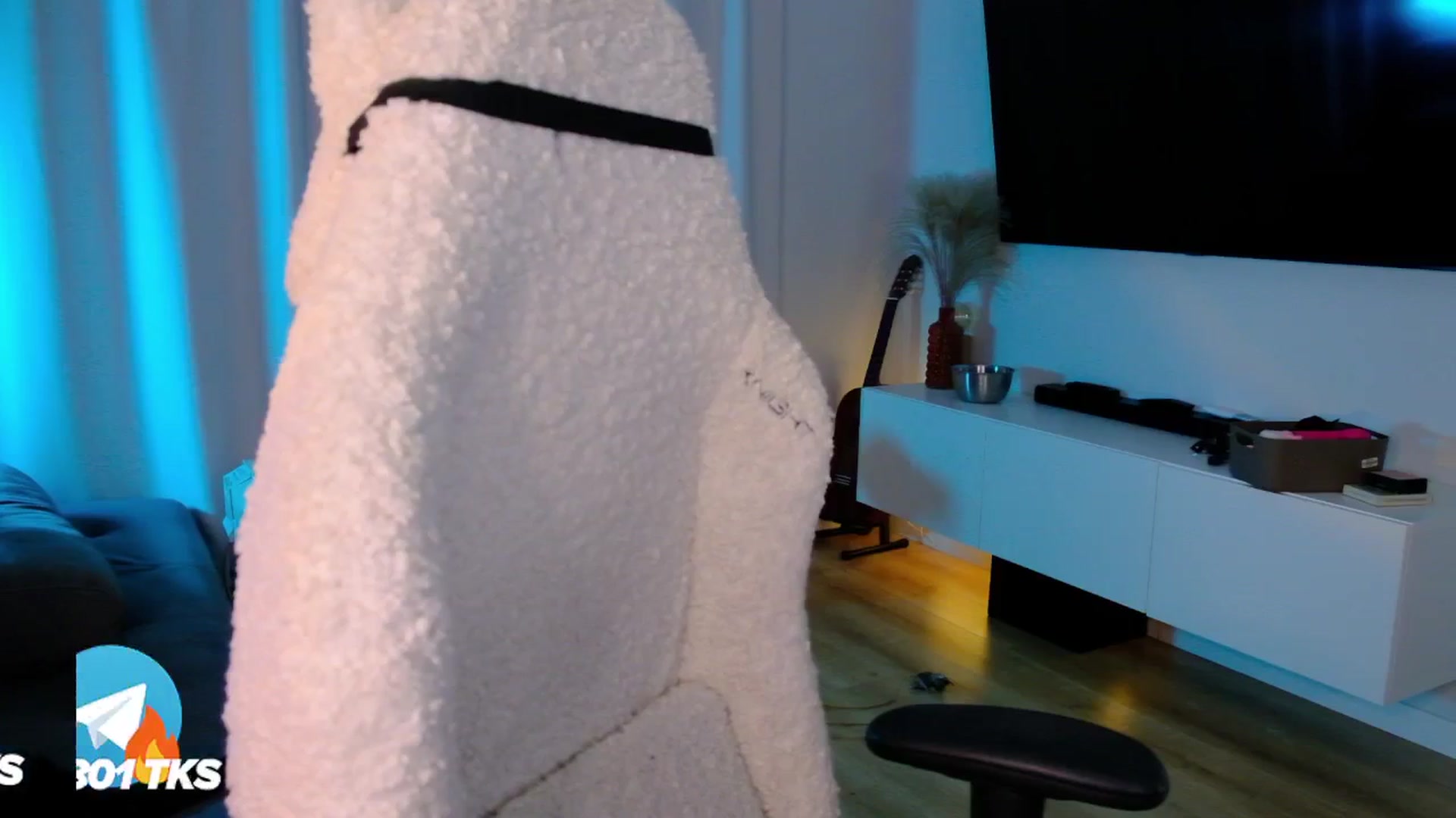 Gallery image thumbnail from SmthWrong's myfreecams stream on, 04/13/2025, 05:44 image 7 of 20