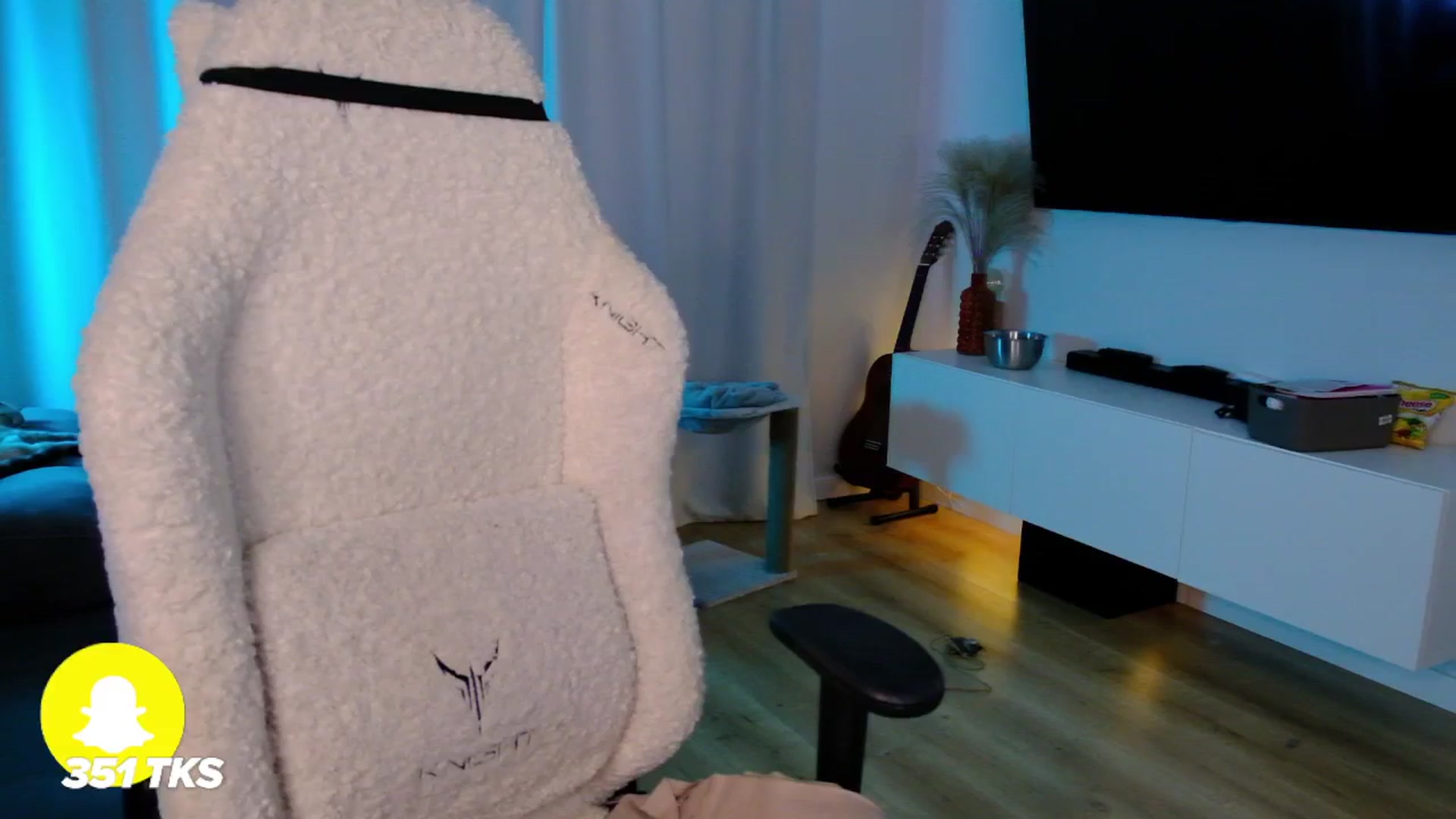 Gallery image thumbnail from SmthWrong's myfreecams stream on, 04/16/2025, 04:43 image 9 of 20