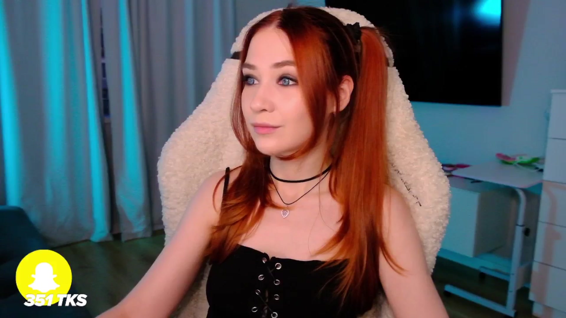 Gallery image thumbnail from SmthWrong's myfreecams stream on, 06/01/2025, 24:25 image 12 of 20