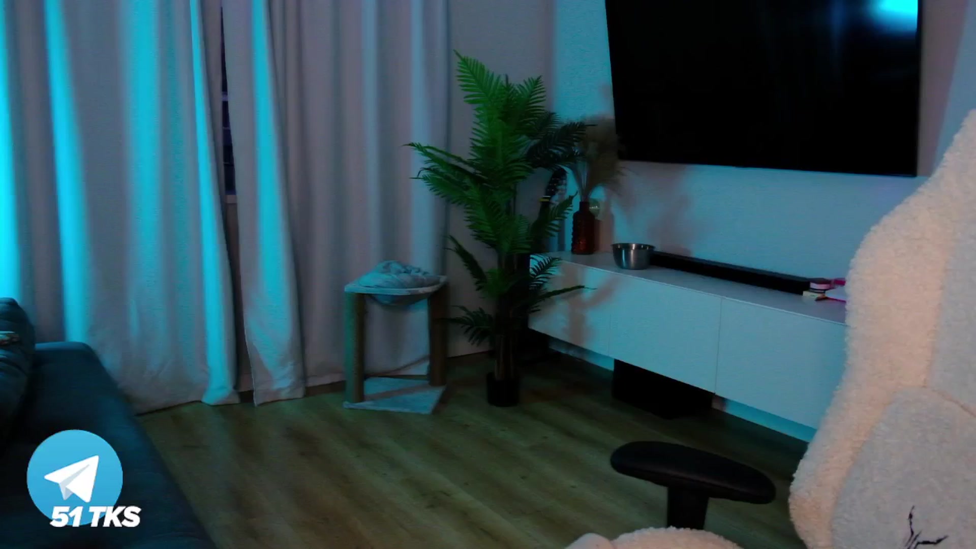 Gallery image thumbnail from SmthWrong's myfreecams stream on, 06/01/2025, 24:25 image 1 of 20